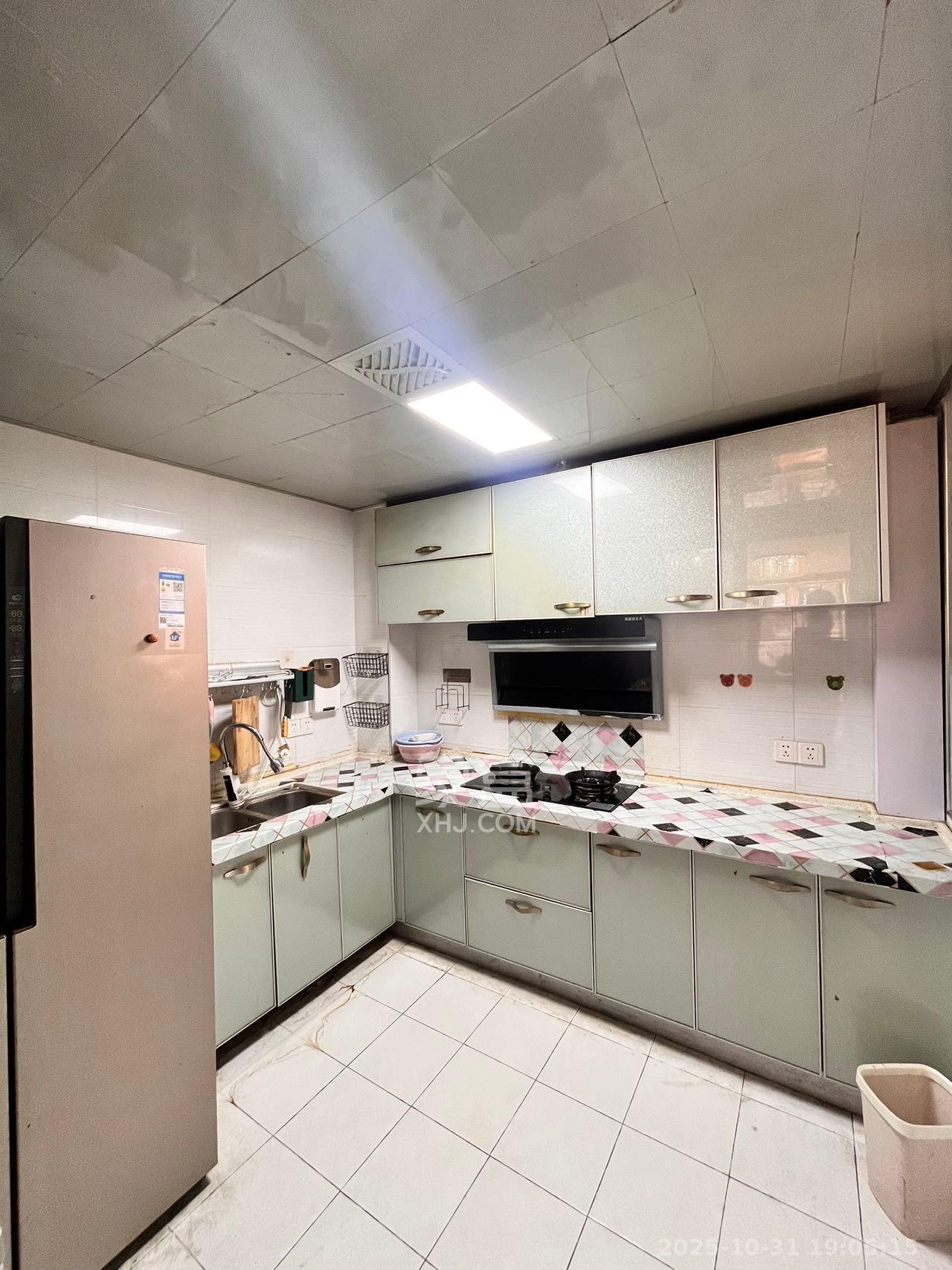 麓江春  1室2厅1卫    2800.0元/月 麓江春  1室2厅1卫    2800.0元/月室内图