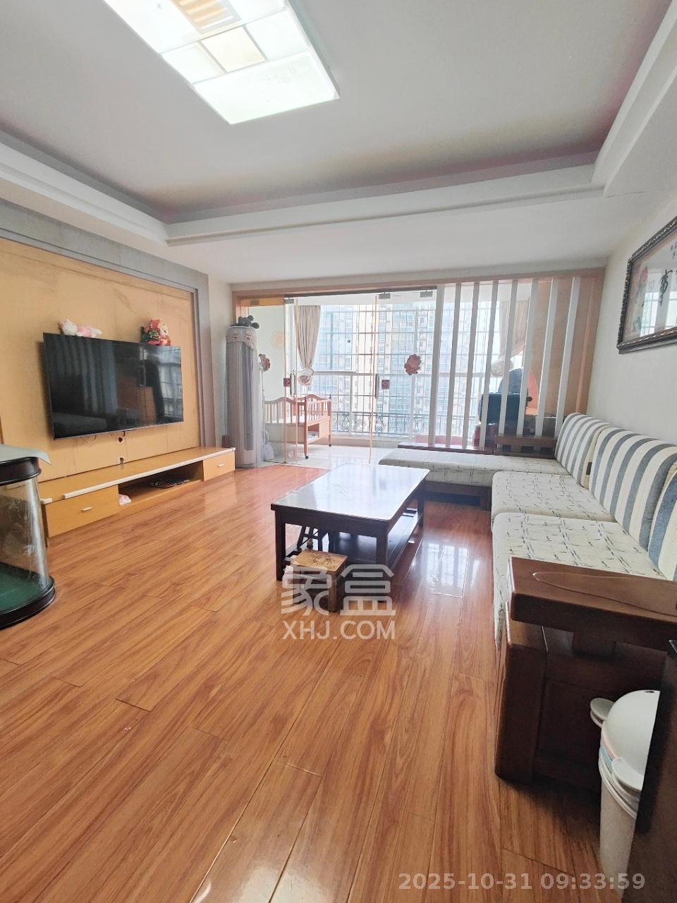 麓谷加州阳光  2室2厅1卫    2600.0元/月