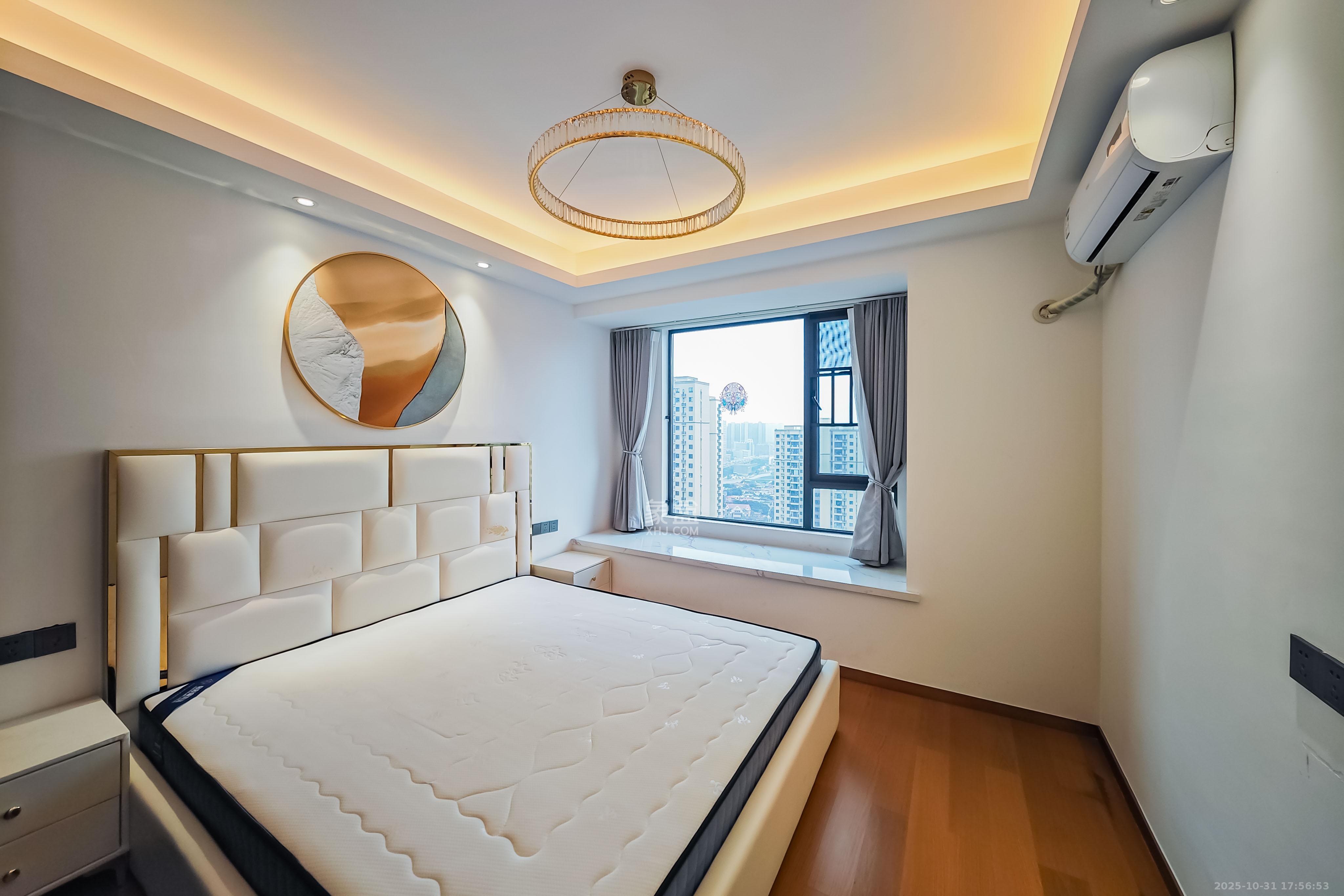 旭辉雨花郡  3室2厅2卫    155.0万卧室