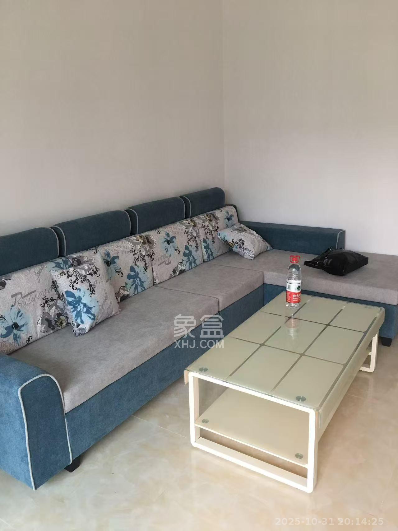 泰龙华府 3室2厅1卫 2500.0元/月 泰龙华府 3室2厅1卫 2500.0元/月室内图