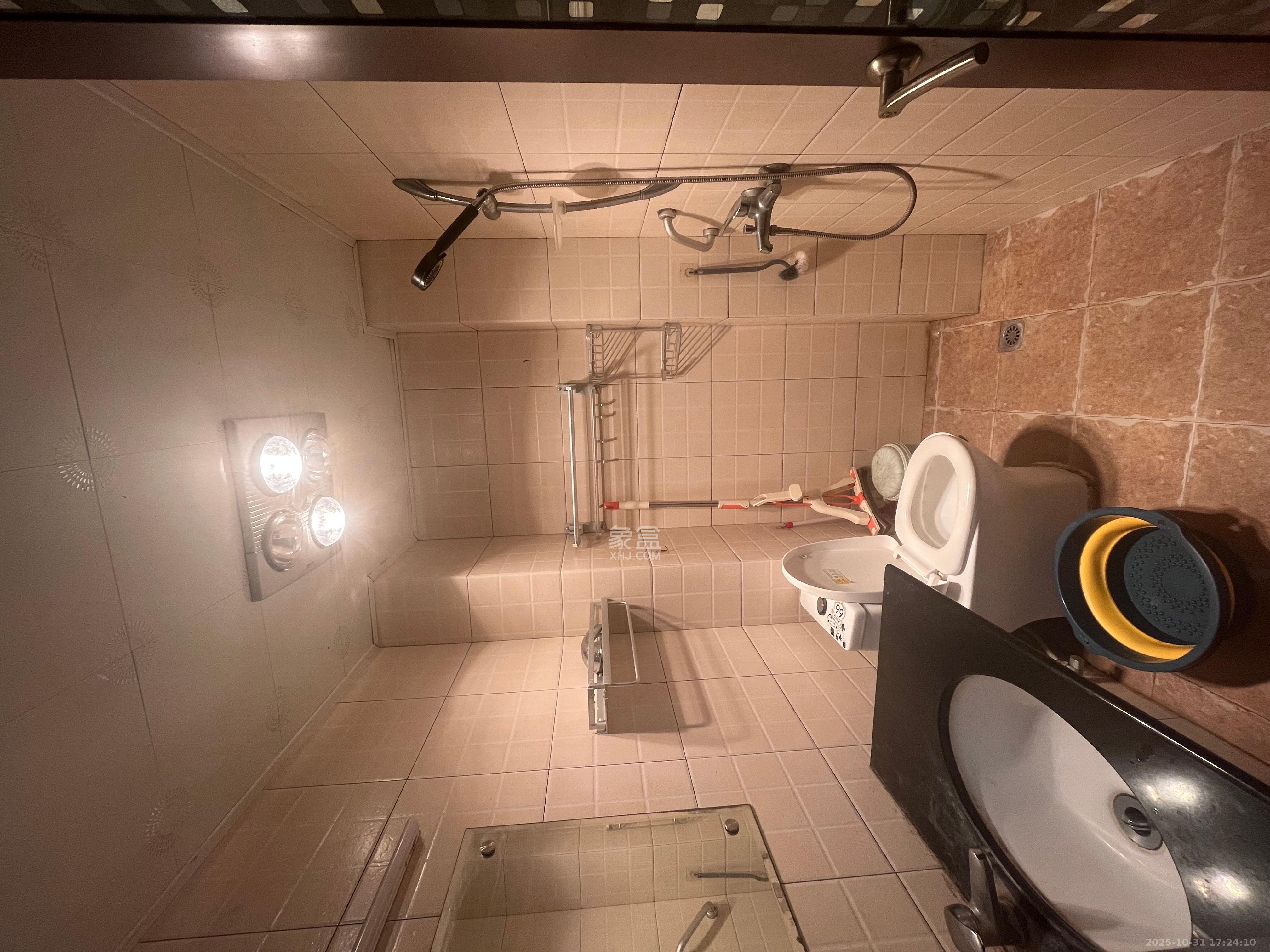 标志浪漫满屋（枫景公寓）  1室1厅1卫    1600.0元/月室内图