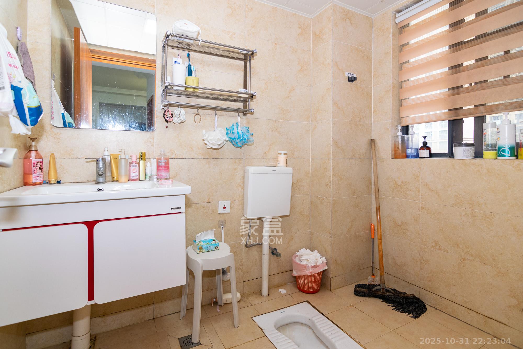 澳海澜庭  3室2厅1卫    60.0万 澳海澜庭  3室2厅1卫    60.0万卫生间