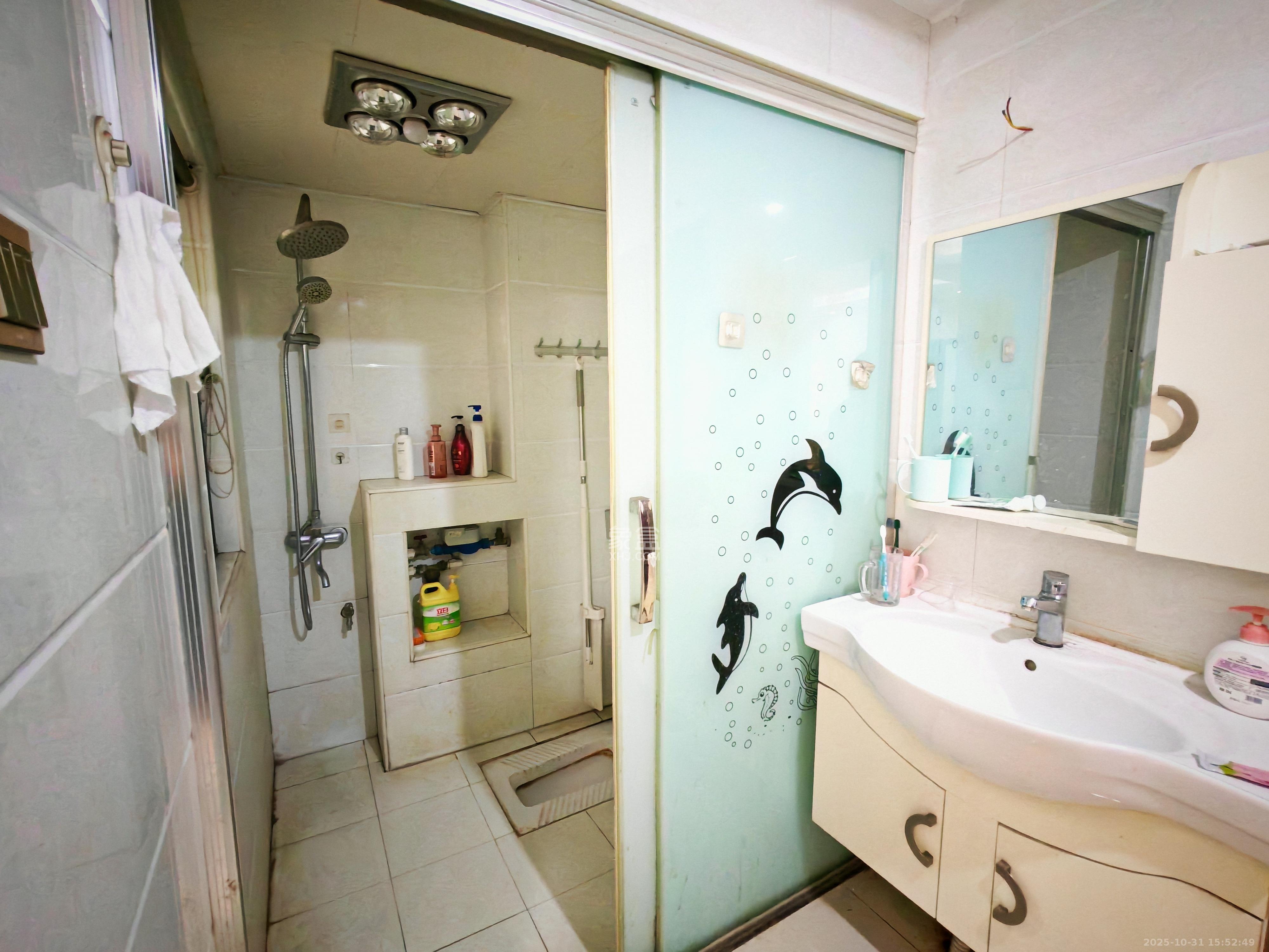 秀峰景园(领秀峰) 3室2厅2卫 1700.0元/月 秀峰景园(领秀峰) 3室2厅2卫 1700.0元/月室内图