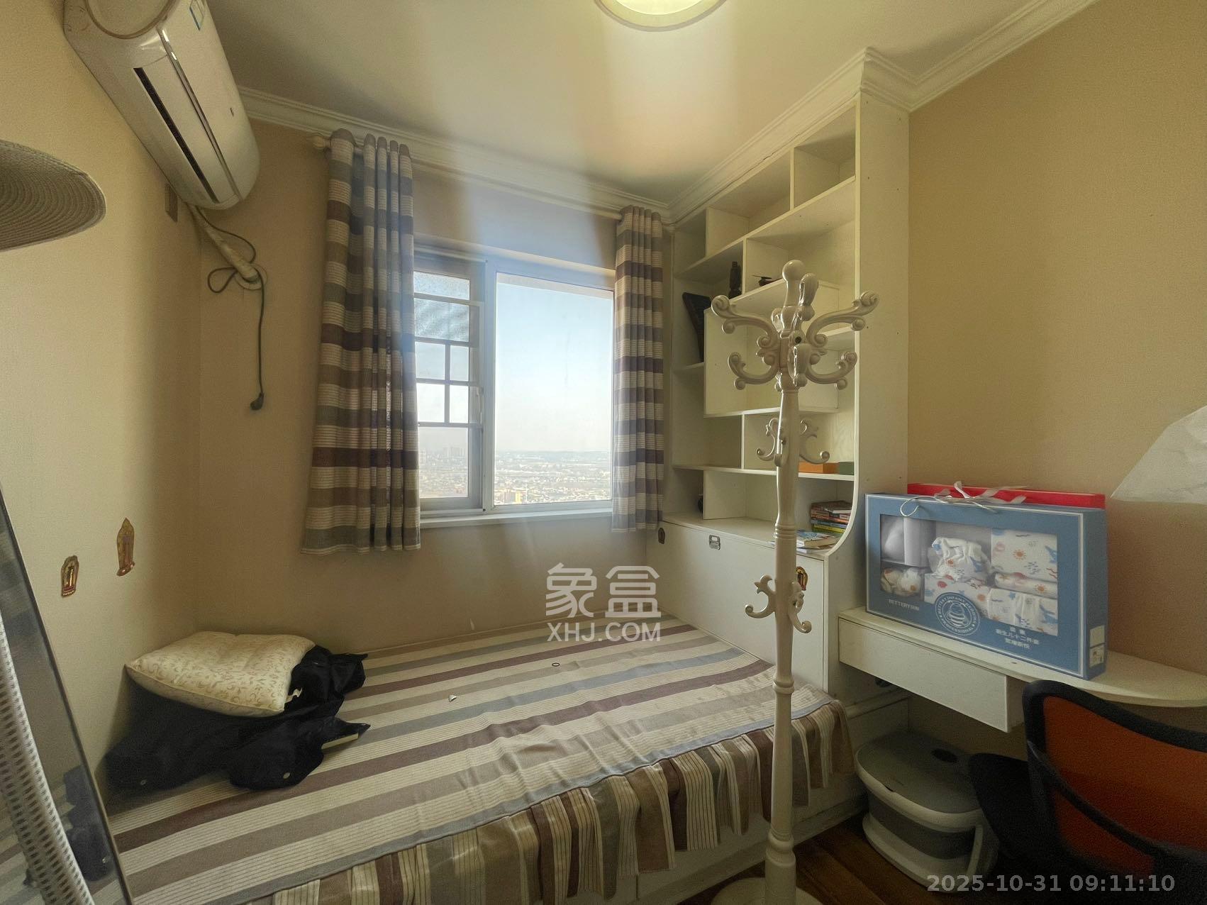 万国城（当代满庭春MOMA）三期  3室1厅1卫    2200.0元/月室内图