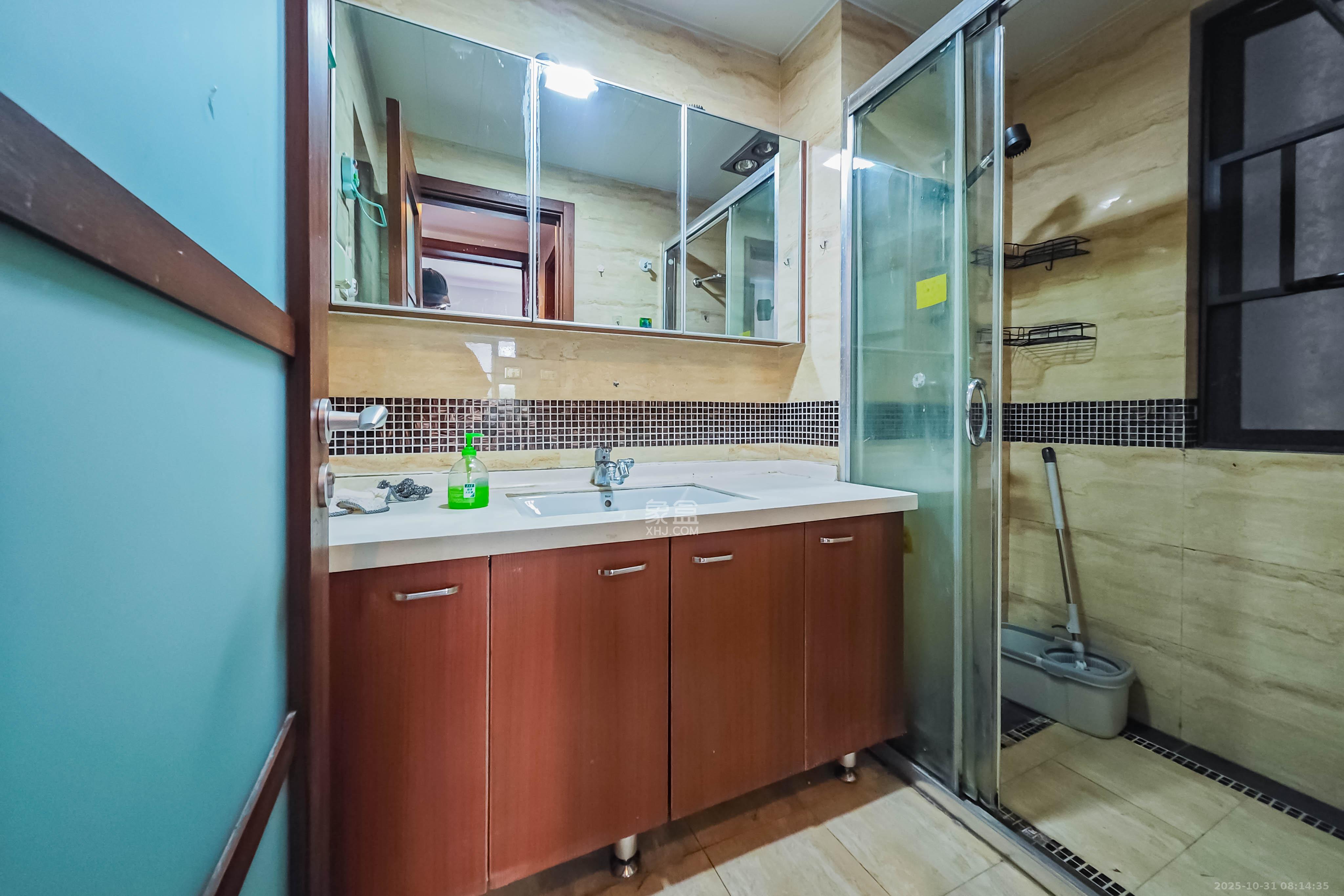 万科金域华府一期  3室2厅1卫    2300.0元/月室内图