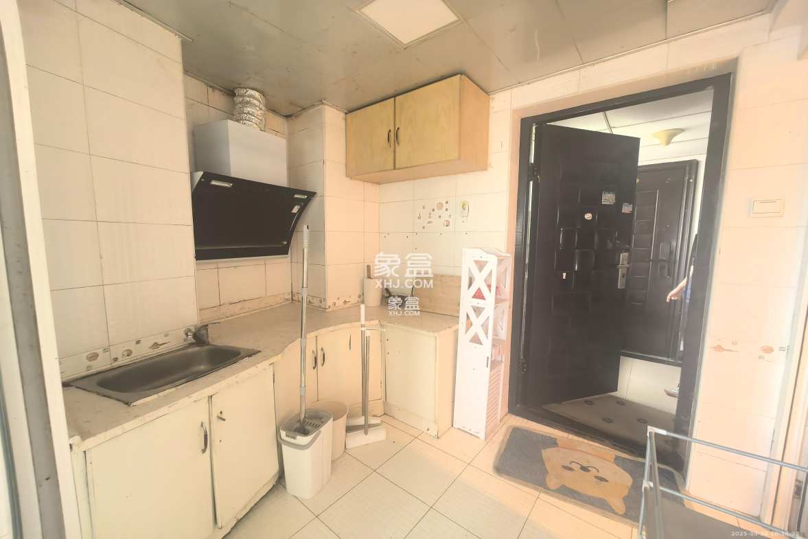 2076至高点 1室1厅1卫 1100.0元/月 2076至高点 1室1厅1卫 1100.0元/月室内图