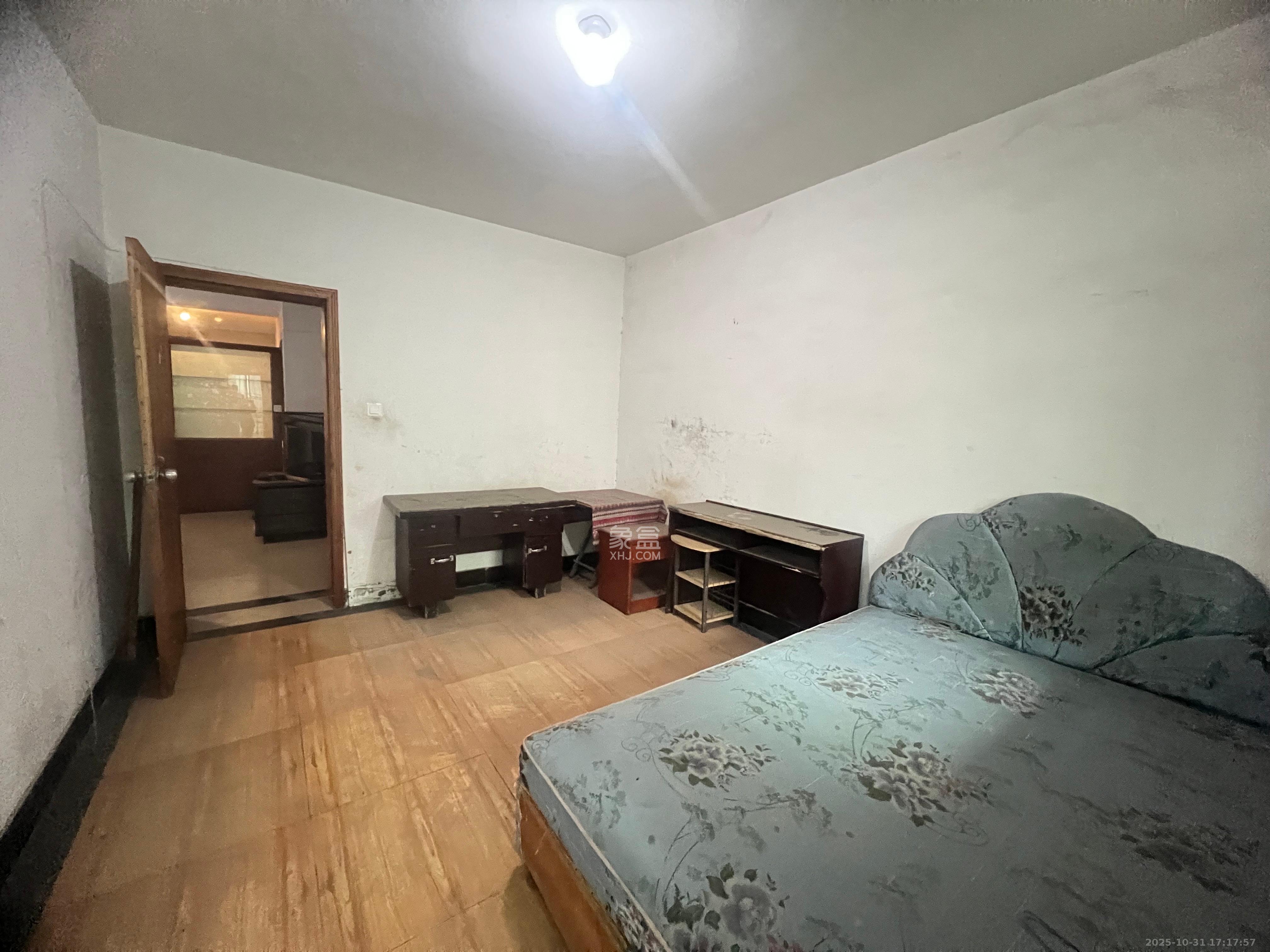 中南汽车世界  2室2厅1卫    1200.0元/月室内图