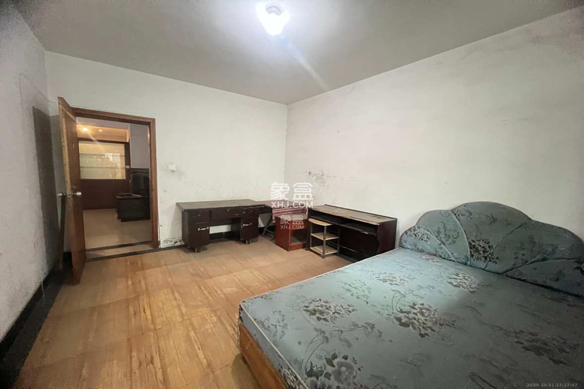 中南汽车世界 2室2厅1卫 1200.0元/月 中南汽车世界 2室2厅1卫 1200.0元/月室内图