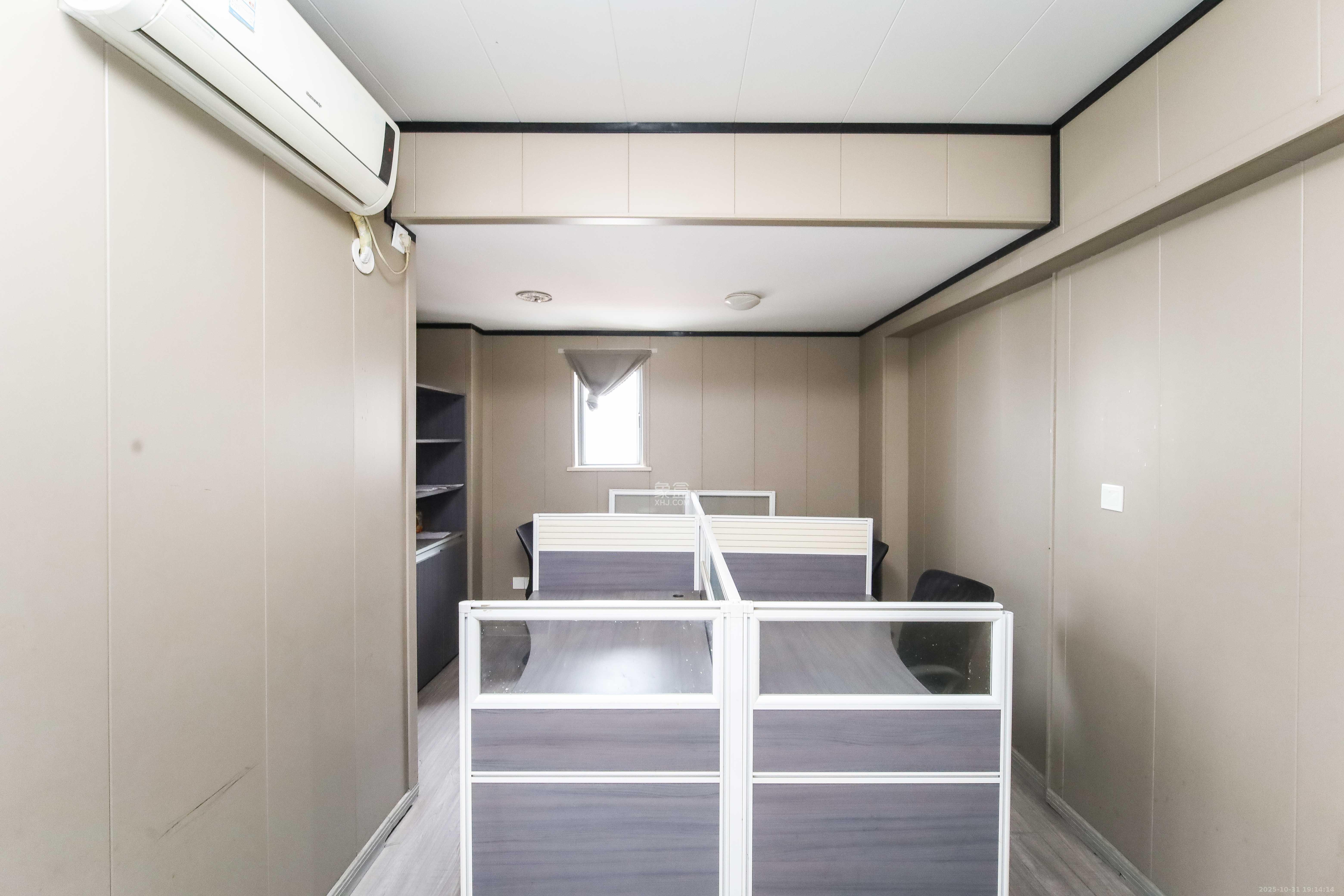 东方芙蓉  4室2厅1卫    116.0万卧室