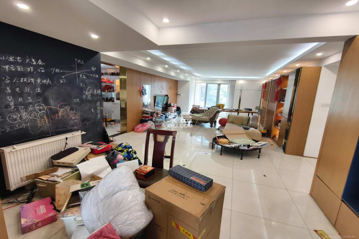 阳光100二期 5室2厅2卫 5500.0元/月 阳光100二期 5室2厅2卫 5500.0元/月室内图