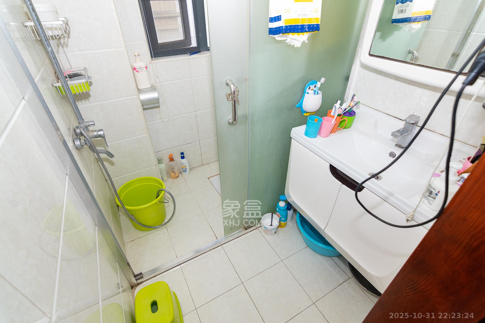 澳海澜庭 2室2厅1卫 45.0万 澳海澜庭 2室2厅1卫 45.0万卫生间