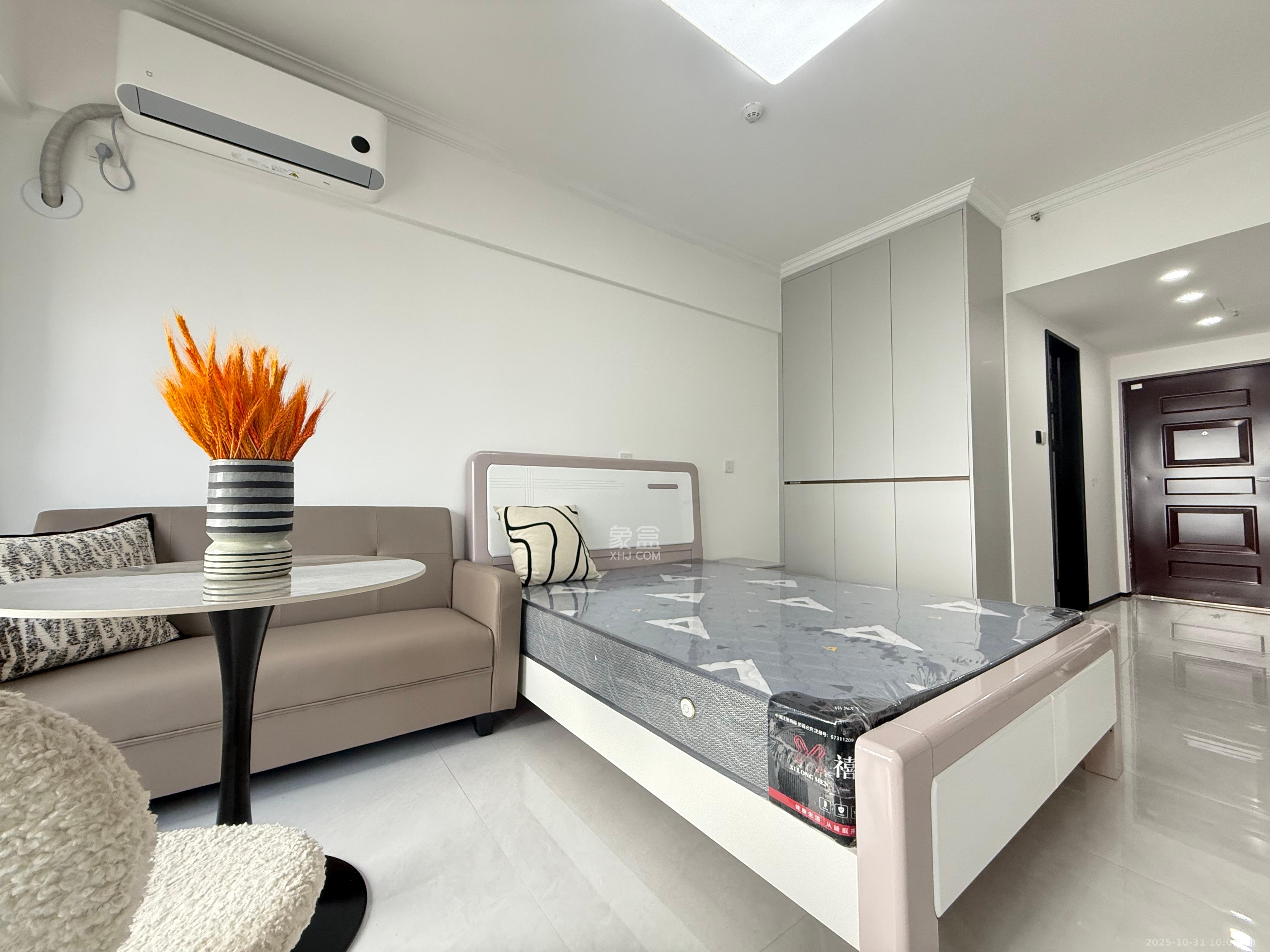 保利天禧EF区 1室1厅1卫 1800.0元/月 保利天禧EF区 1室1厅1卫 1800.0元/月室内图