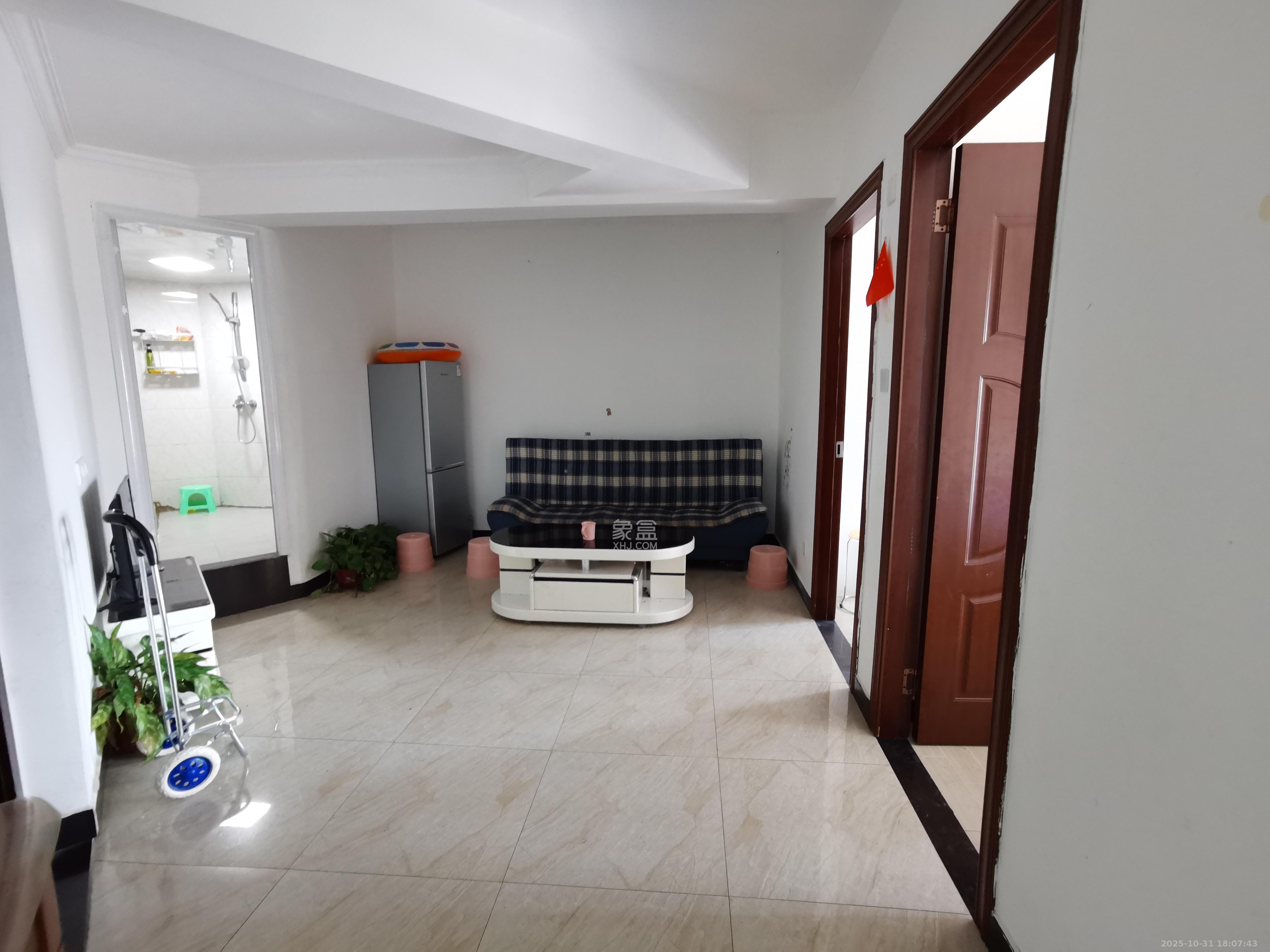 大财门公寓  2室1厅1卫    2400.0元/月室内图