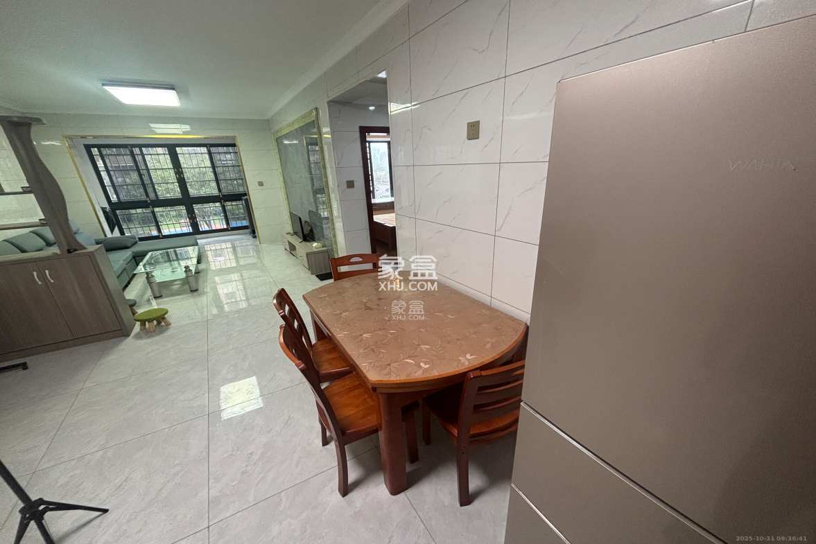 金南家园三期  2室1厅1卫    2100.0元/月 金南家园三期  2室1厅1卫    2100.0元/月室内图