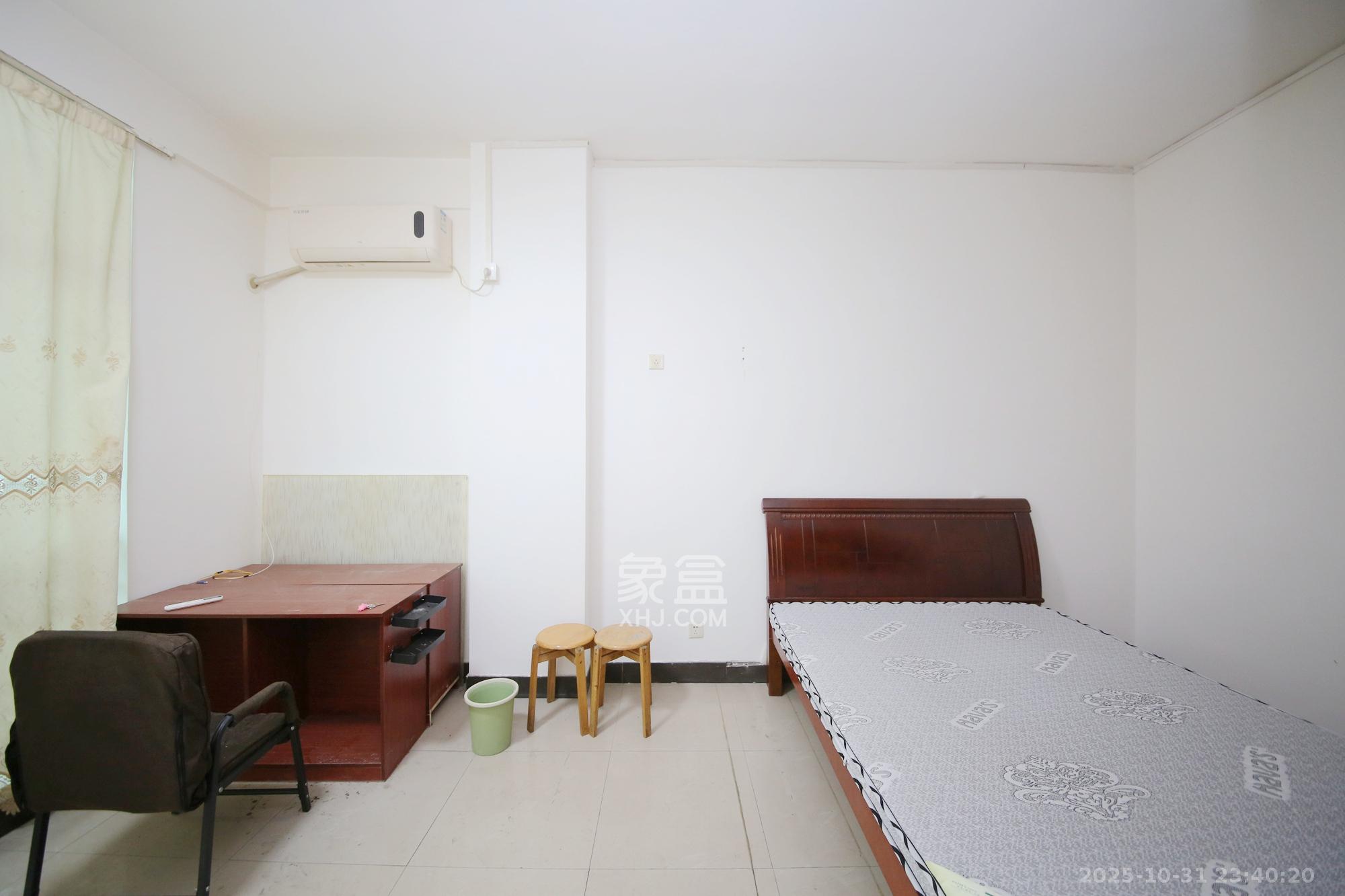 隆华金属宿舍  2室2厅1卫    65.0万卧室