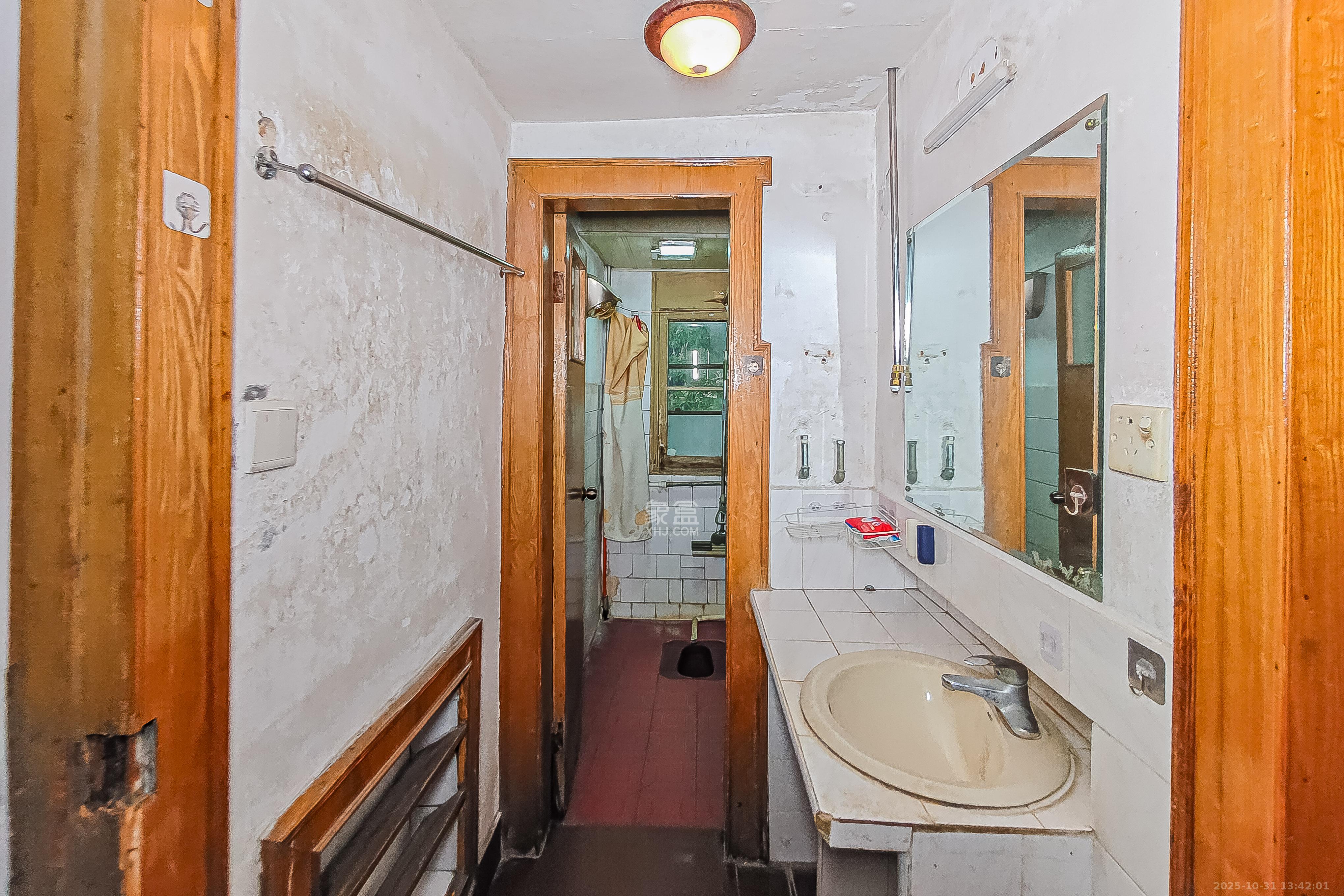 湘农桥社区 3室1厅1卫 80.0万 湘农桥社区 3室1厅1卫 80.0万卫生间