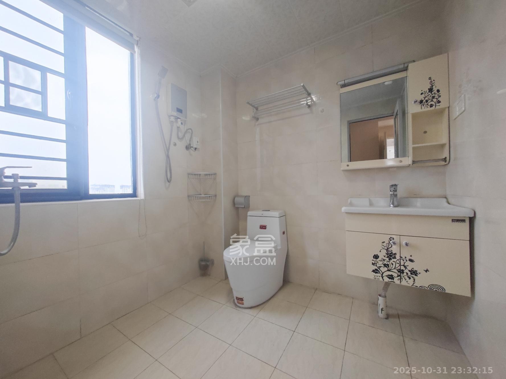 长房南屏锦源 3室2厅2卫 95.0万 长房南屏锦源 3室2厅2卫 95.0万卫生间