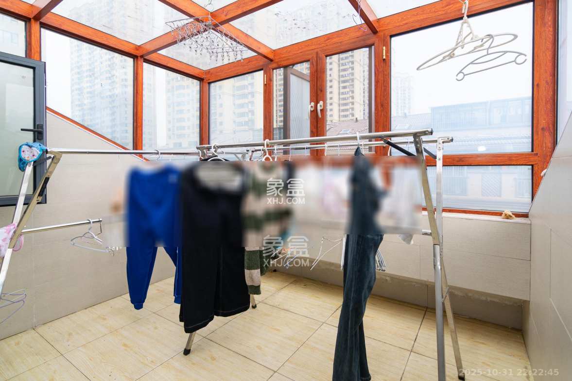 澳海月亮湾 3室2厅2卫 58.0万 澳海月亮湾 3室2厅2卫 58.0万阳台