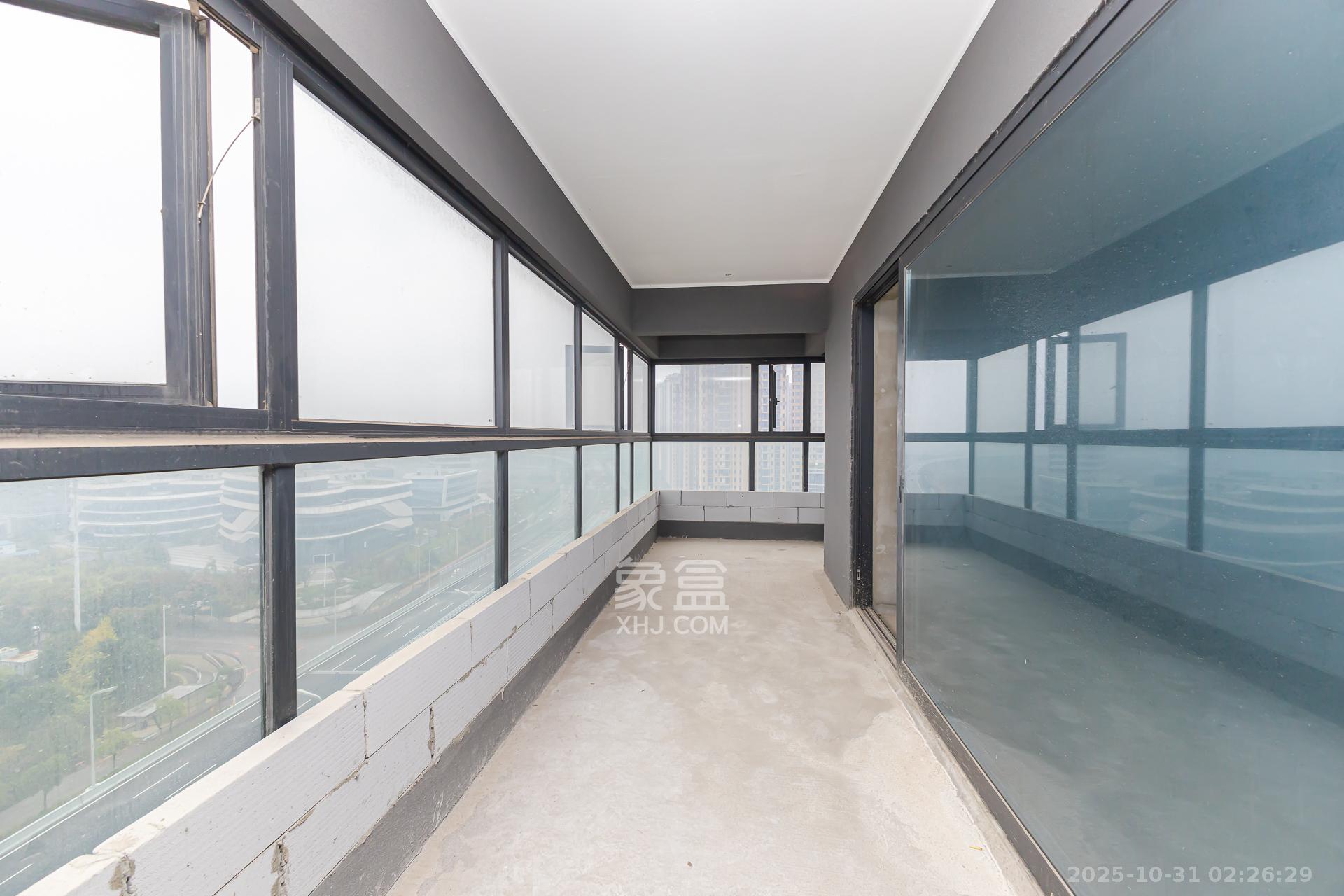 越秀湘江星汇城一期  1室0厅0卫    238.0万阳台