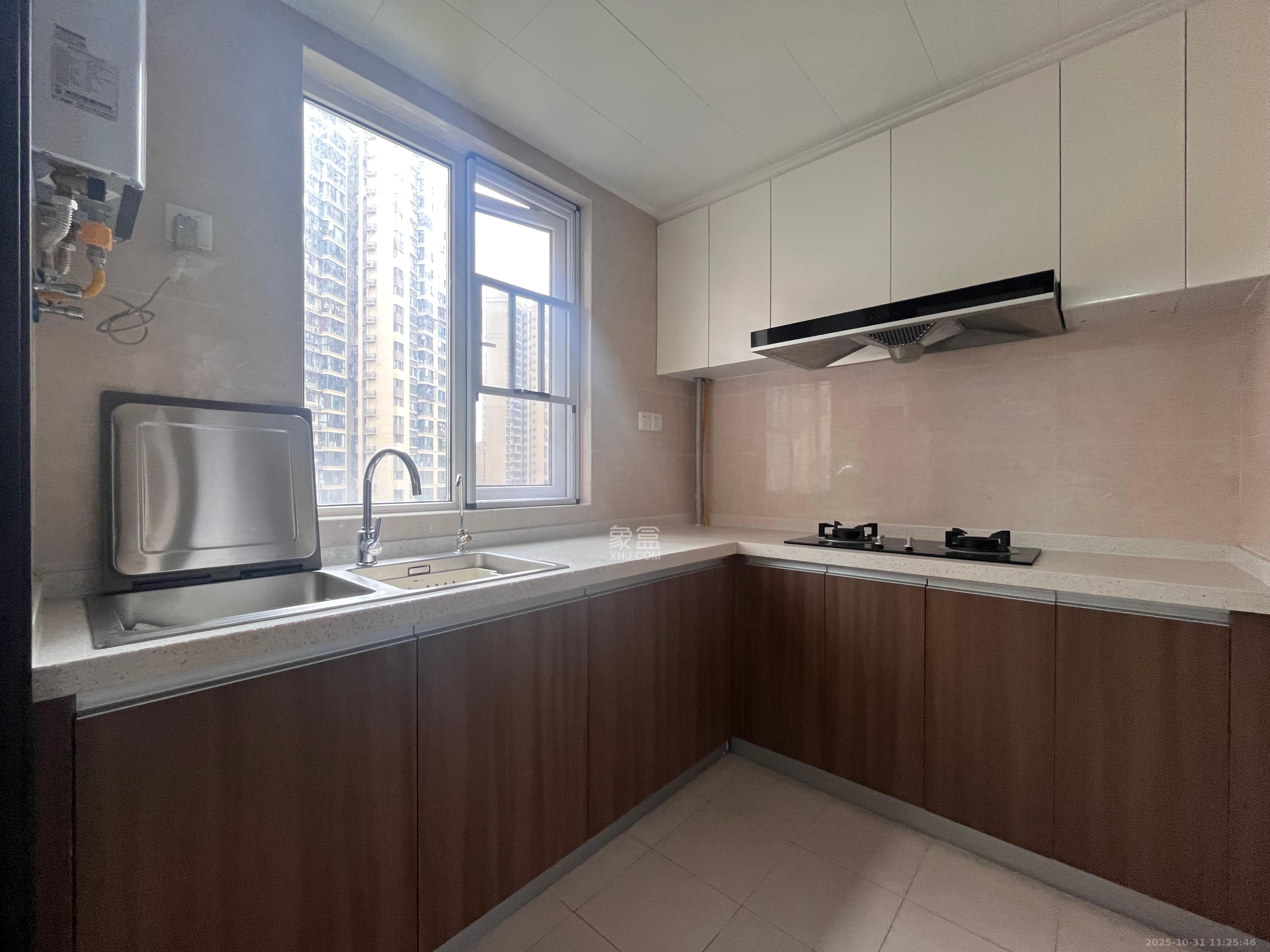 保利香槟国际  4室2厅2卫    2500.0元/月室内图