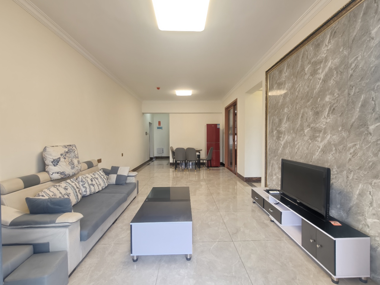 展兴汇景名城  3室2厅1卫    2500.0元/月室内图