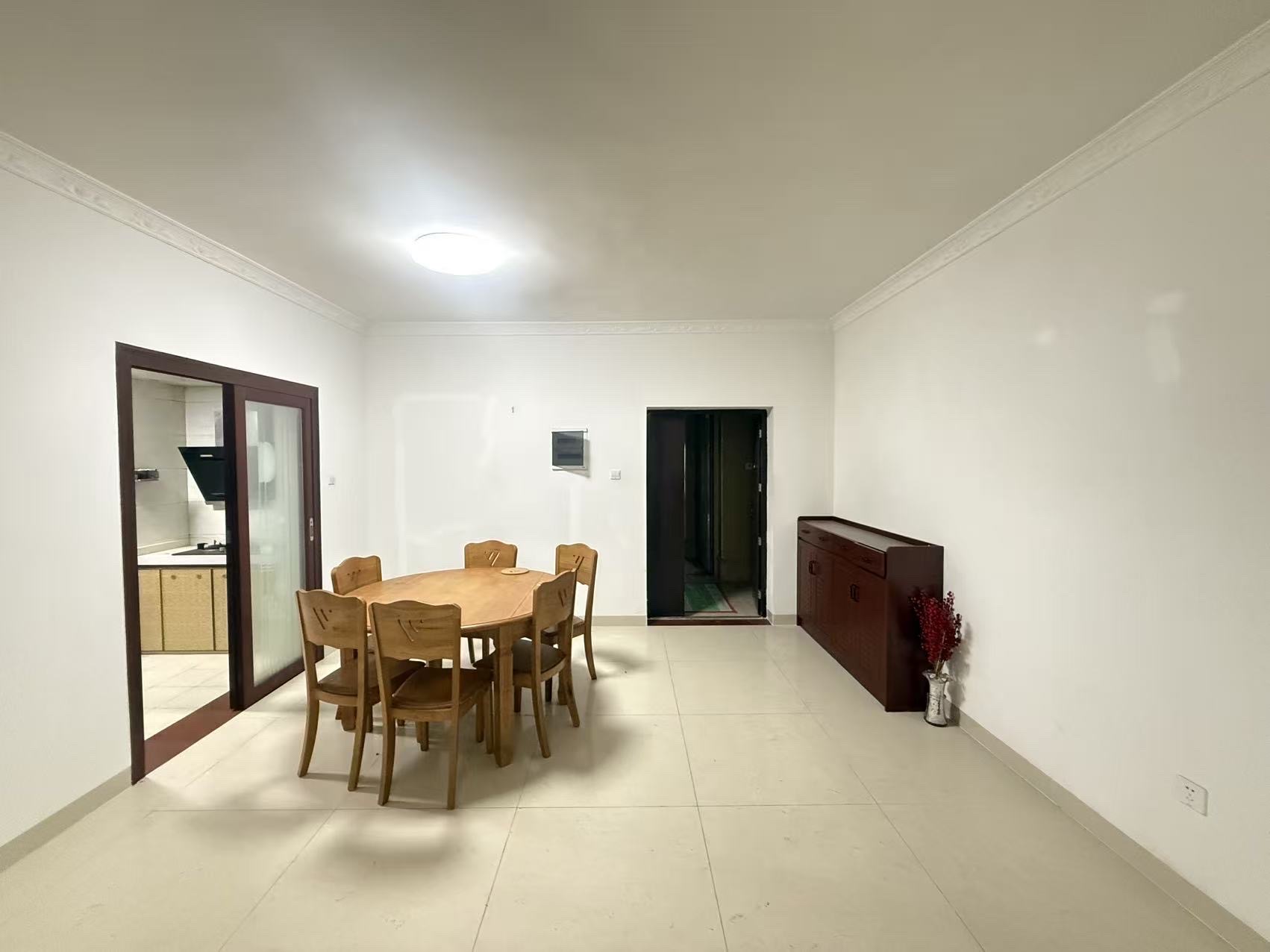 滨海豪庭 3室2厅2卫 3500.0元/月 滨海豪庭 3室2厅2卫 3500.0元/月室内图