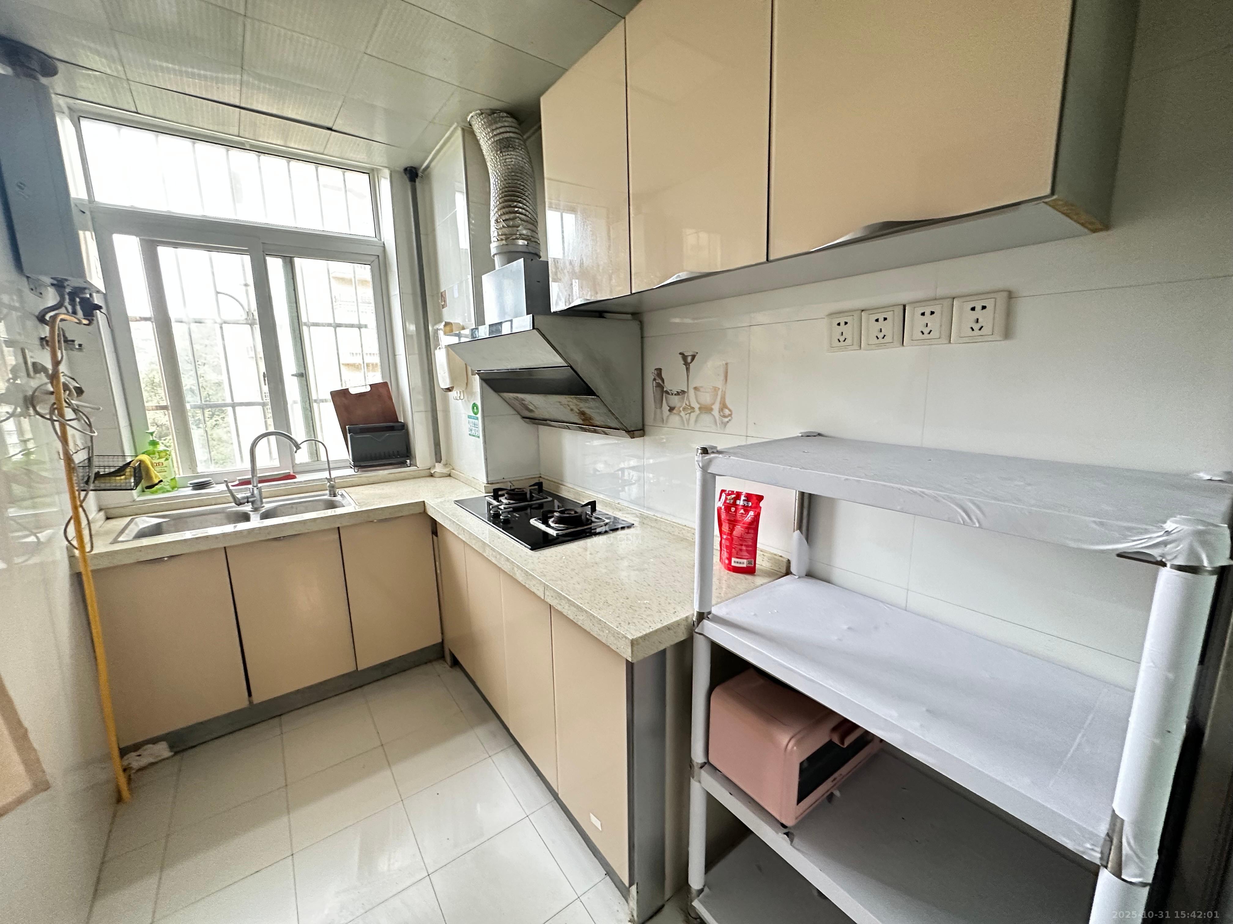 鄱阳小区 2室2厅1卫 1500.0元/月 鄱阳小区 2室2厅1卫 1500.0元/月室内图