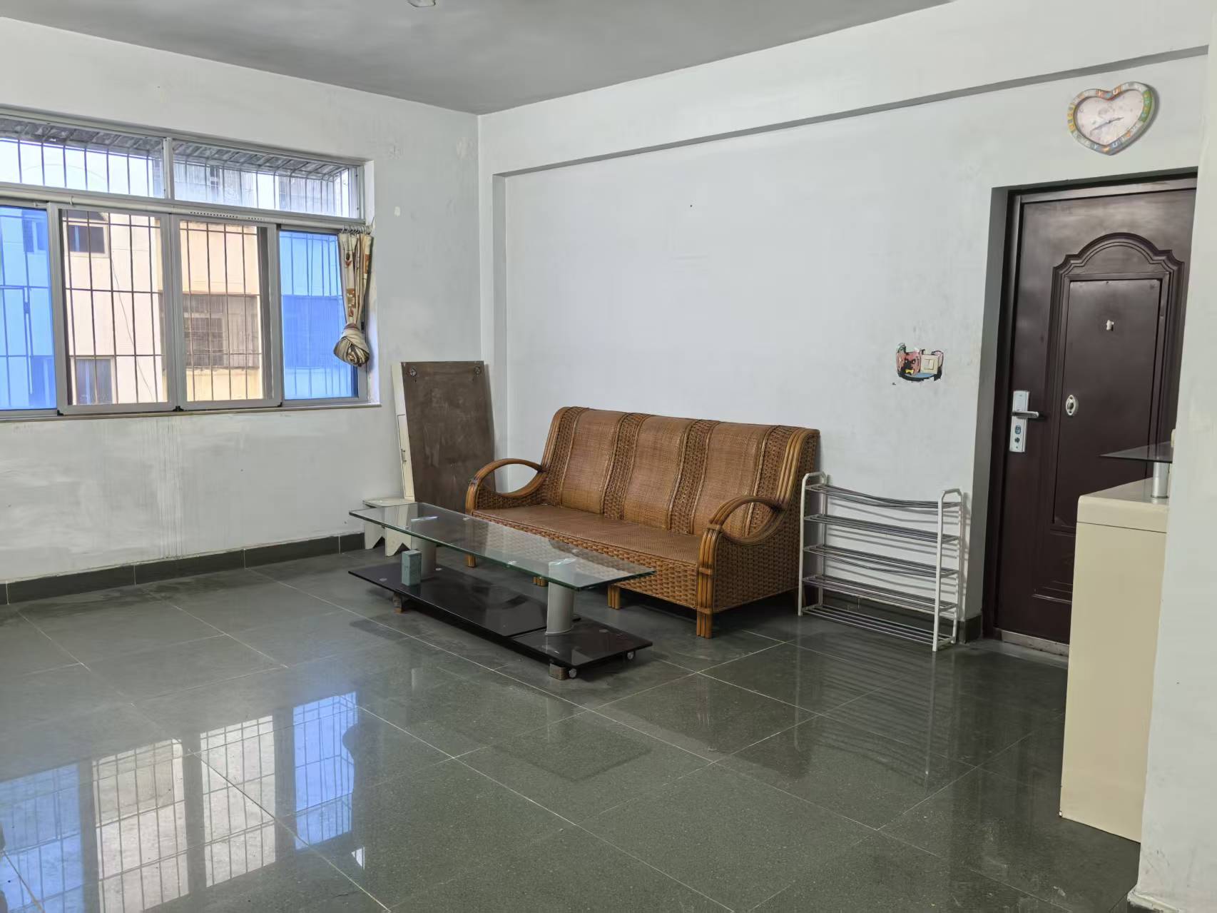 侨中里66号（移动公司住宅小区）  2室2厅1卫    2000.0元/月室内图1