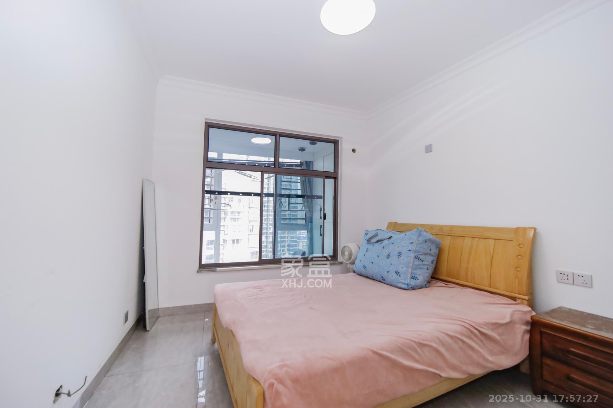 中建桂苑  3室2厅1卫    108.0万卧室