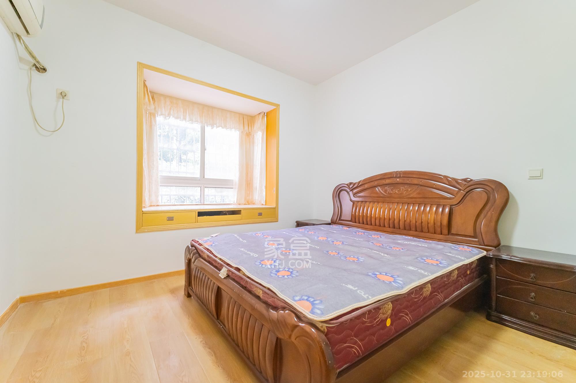 景上鑫苑  3室2厅1卫    56.0万 景上鑫苑  3室2厅1卫    56.0万卧室