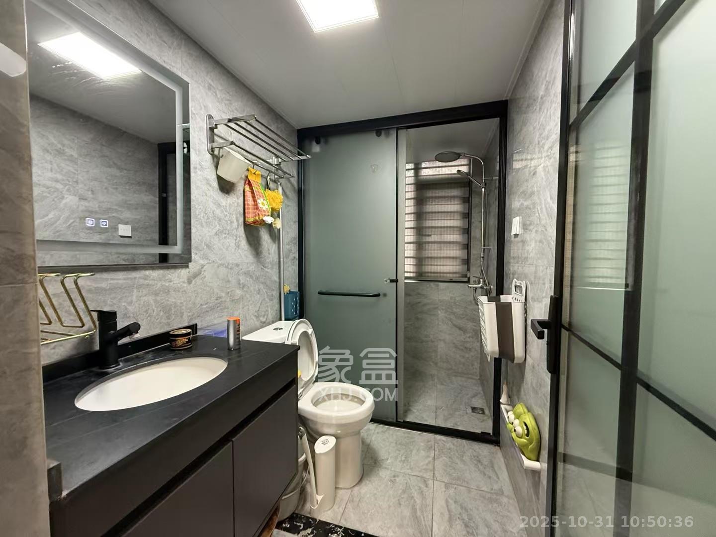 新华联梦想城  4室2厅2卫    2800.0元/月室内图