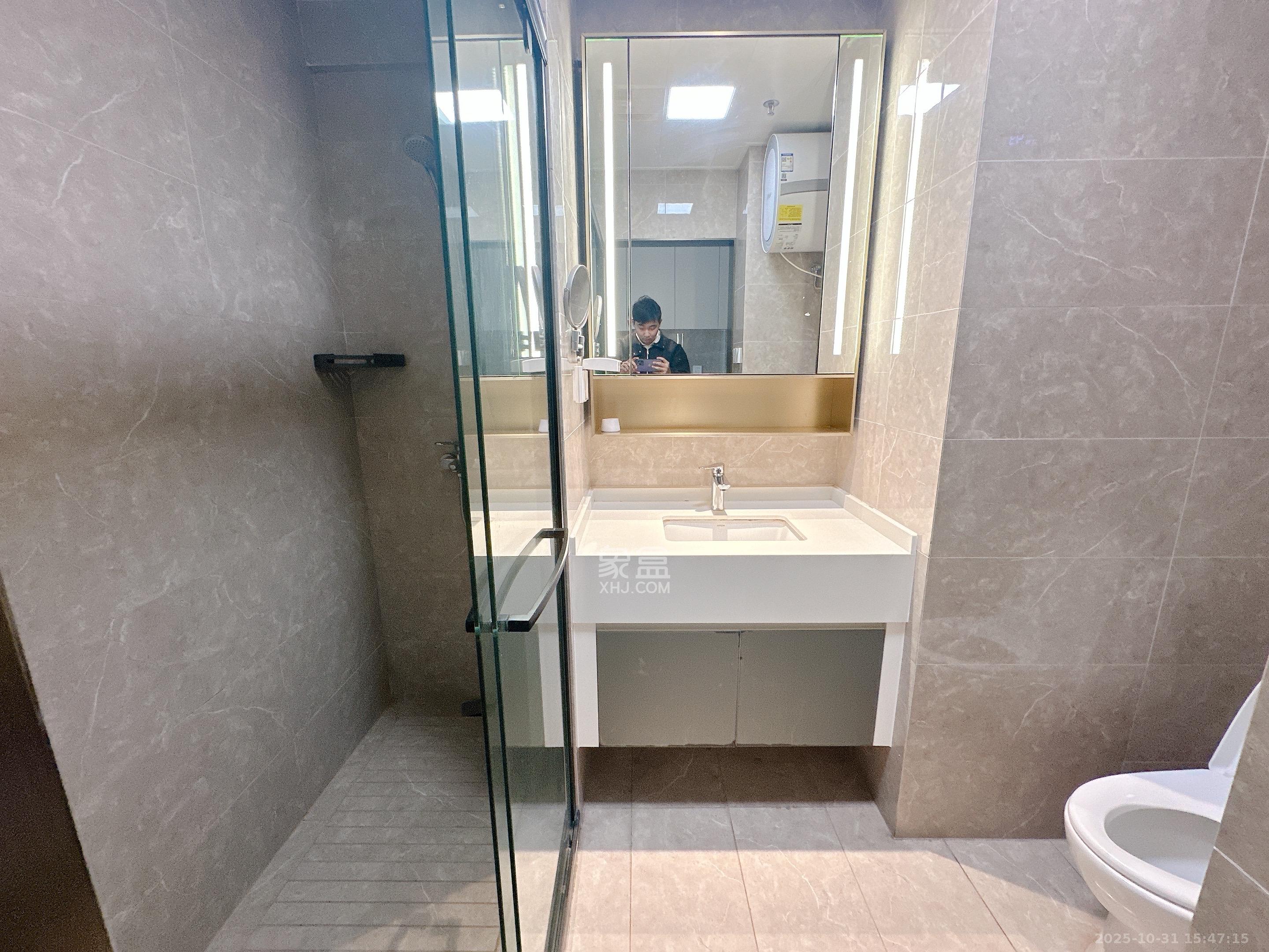 华润置地中心  1室1厅1卫    2100.0元/月室内图