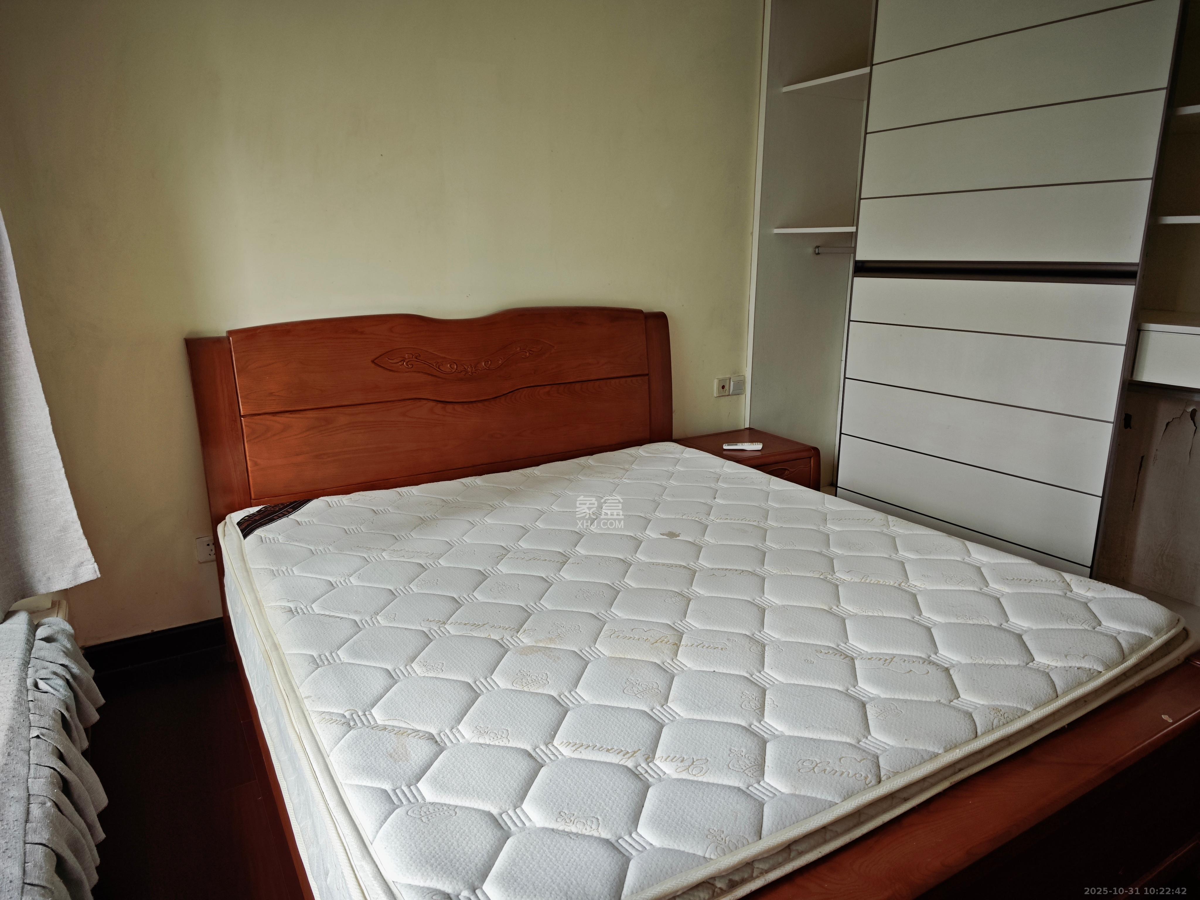 恒大华府  2室2厅1卫    2300.0元/月室内图