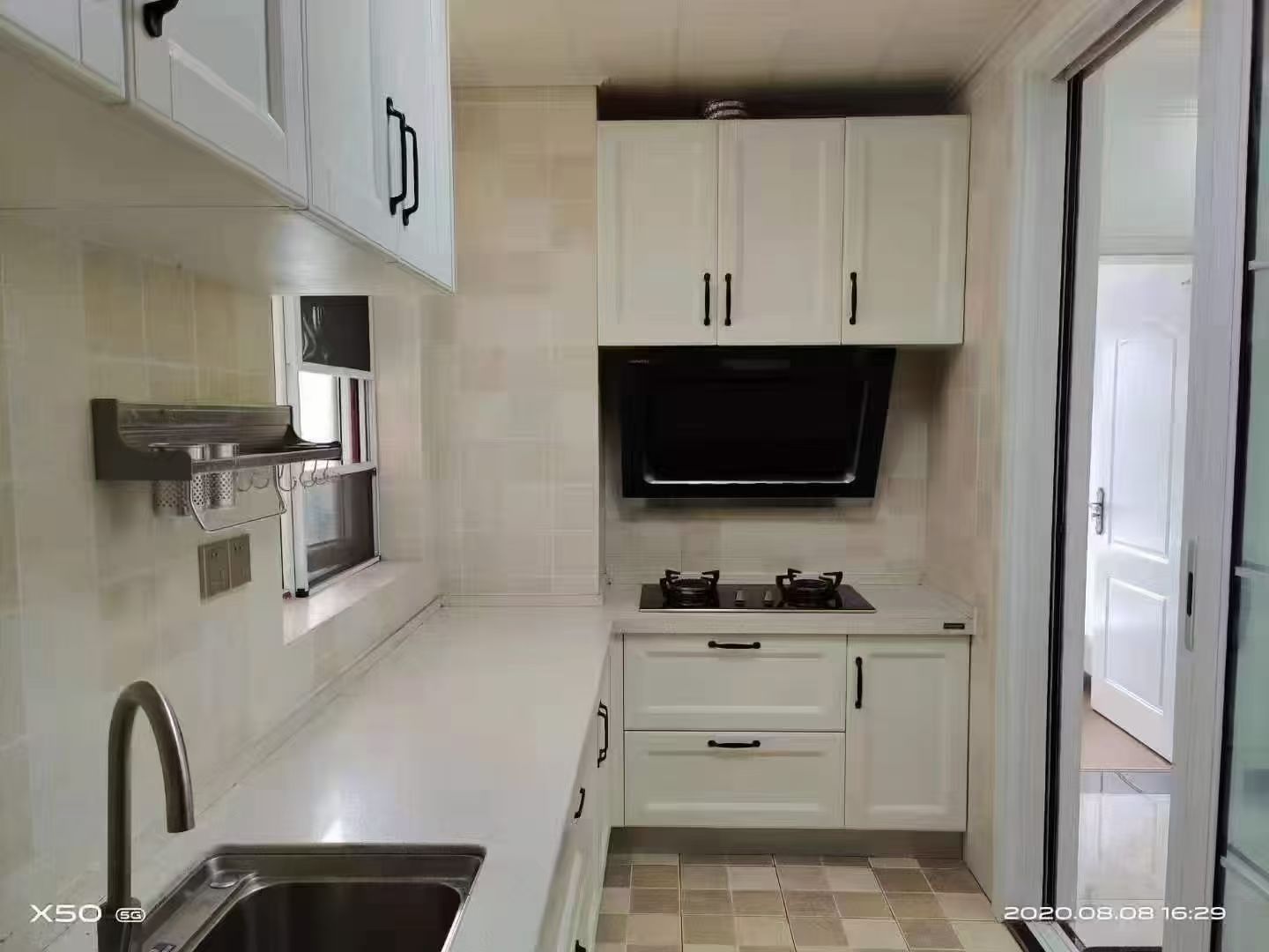 玉恒龙岸小区  3室2厅2卫    1980.0元/月室内图