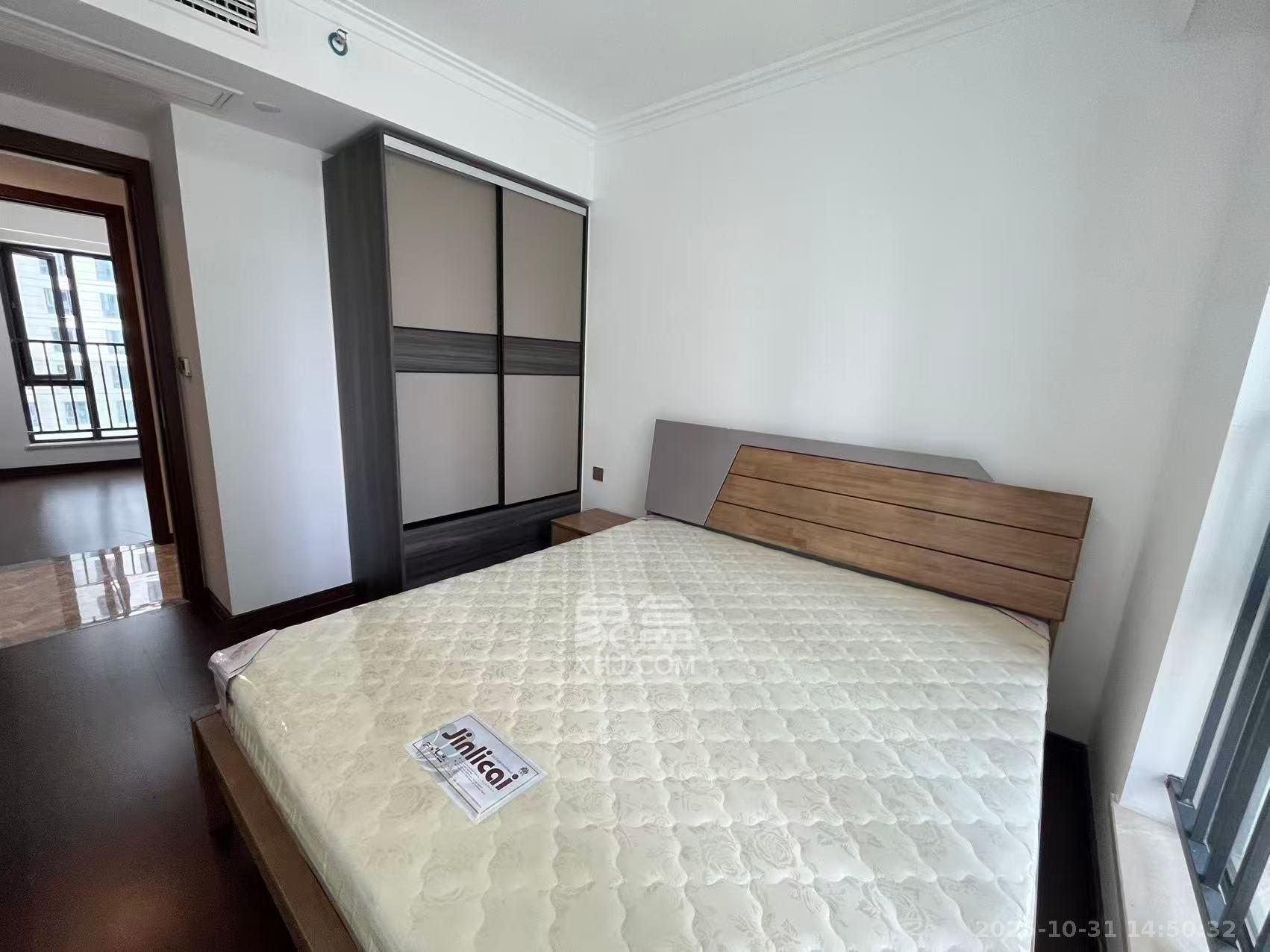 绿地长沙城际空间站(绿地新里佳苑)  4室2厅2卫    4200.0元/月 绿地长沙城际空间站(绿地新里佳苑)  4室2厅2卫    4200.0元/月室内图