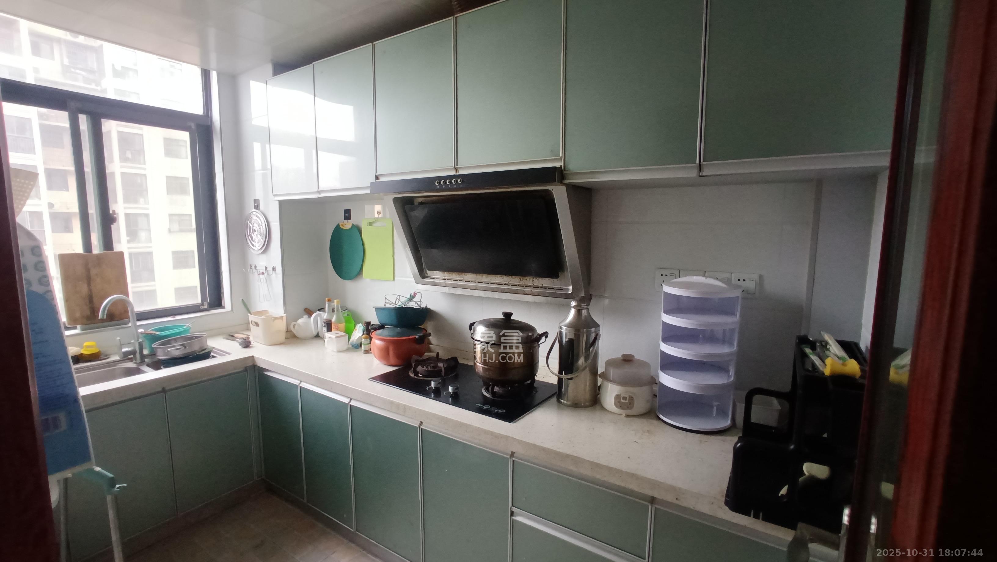 香芙嘉园(广铁湘府嘉园) 3室2厅1卫 2200.0元/月 香芙嘉园(广铁湘府嘉园) 3室2厅1卫 2200.0元/月室内图