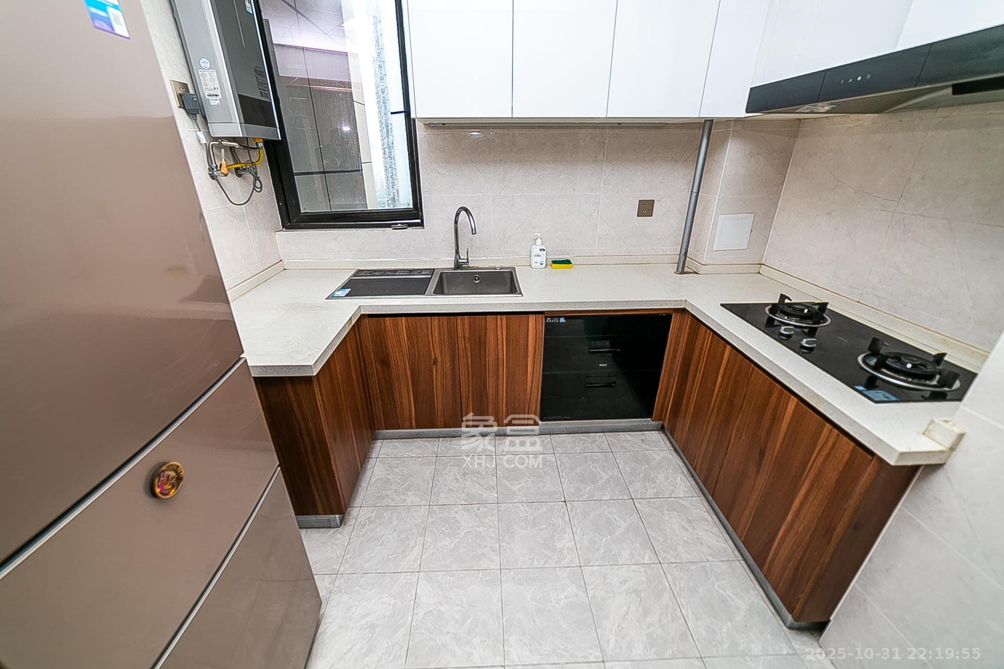 中国铁建金色蓝庭  3室2厅2卫    125.0万其他