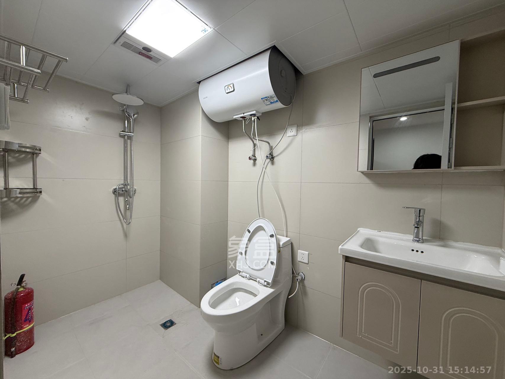 卓越中寰 2室1厅1卫 2500.0元/月 卓越中寰 2室1厅1卫 2500.0元/月室内图