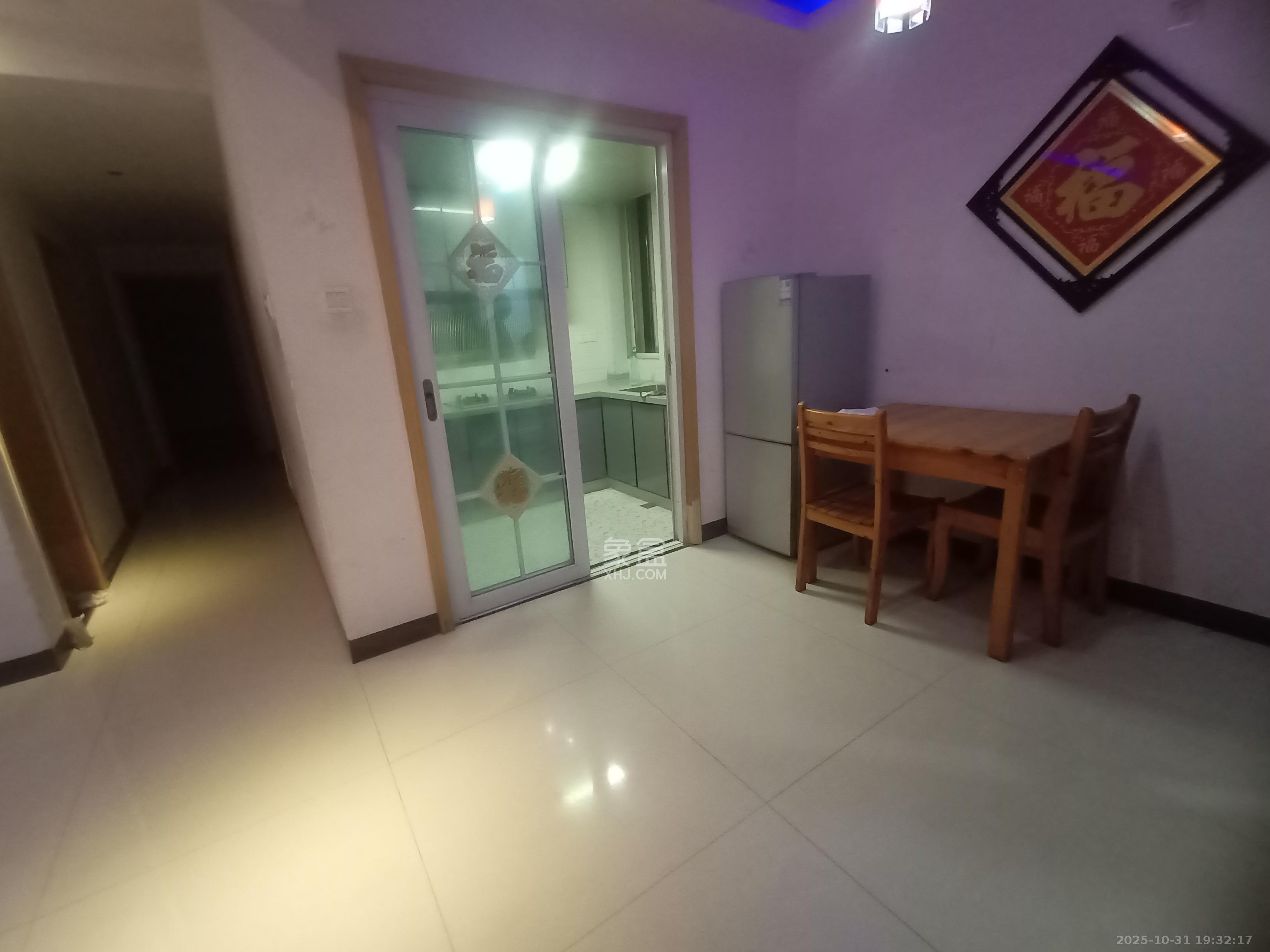 新诚小区 3室1厅1卫 1700.0元/月 新诚小区 3室1厅1卫 1700.0元/月室内图