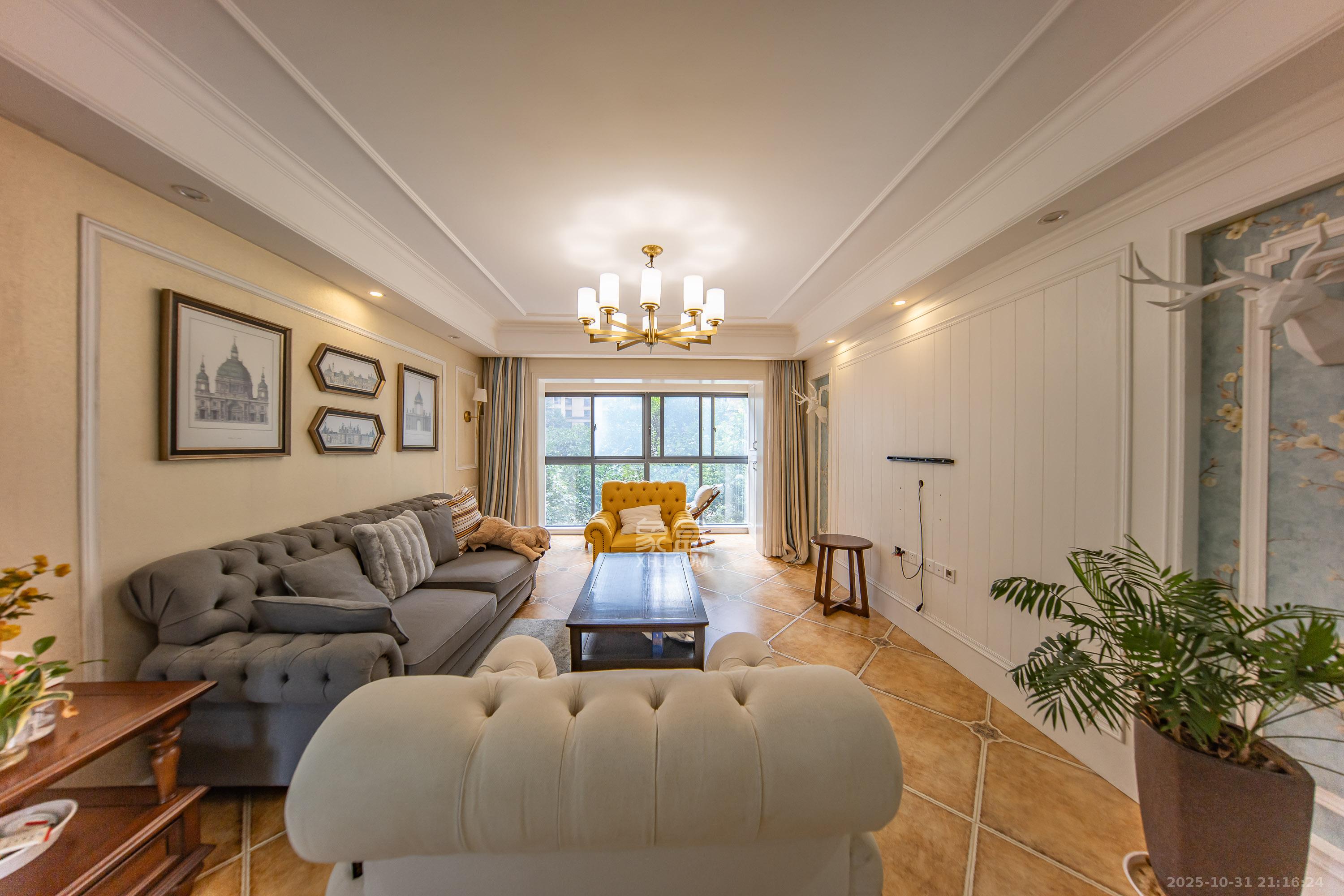 邦盛水岸御园  4室2厅2卫    85.0万 邦盛水岸御园  4室2厅2卫    85.0万客厅