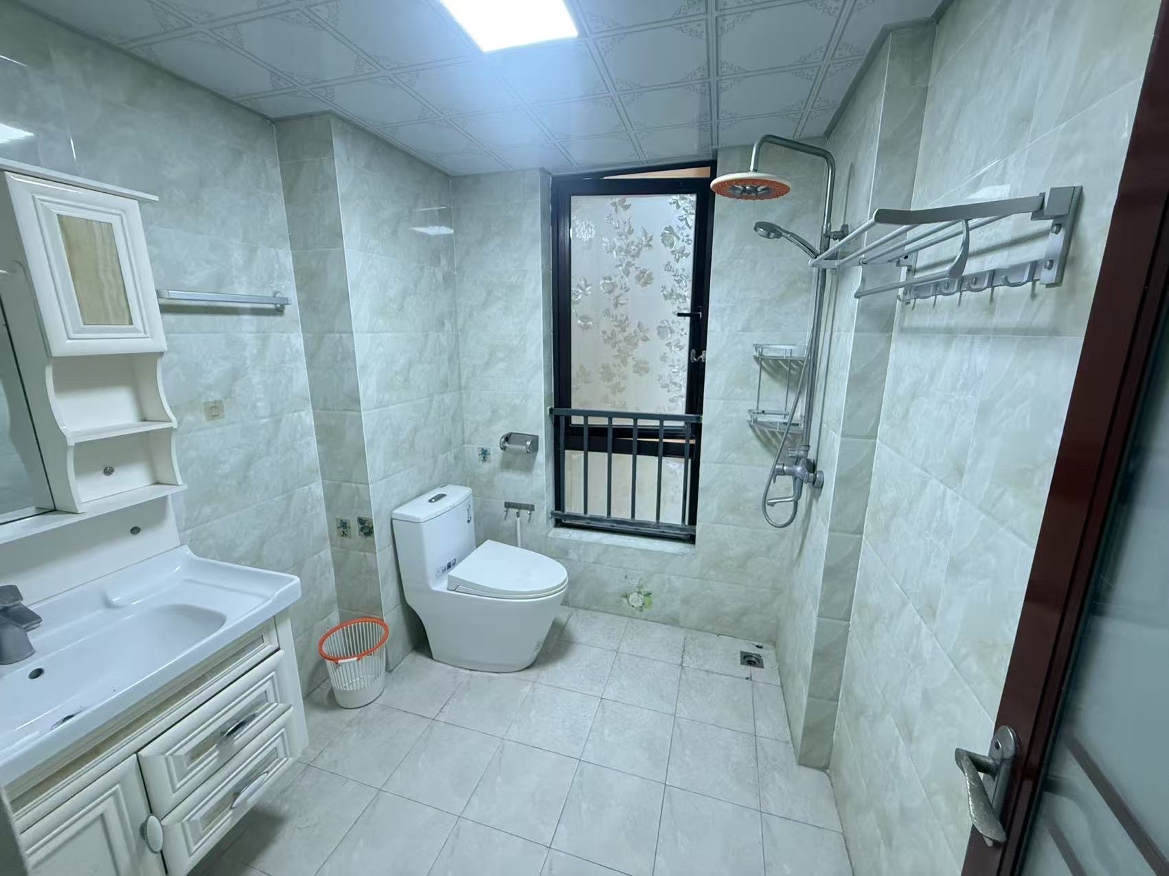 滨海豪庭  3室2厅2卫    3500.0元/月室内图