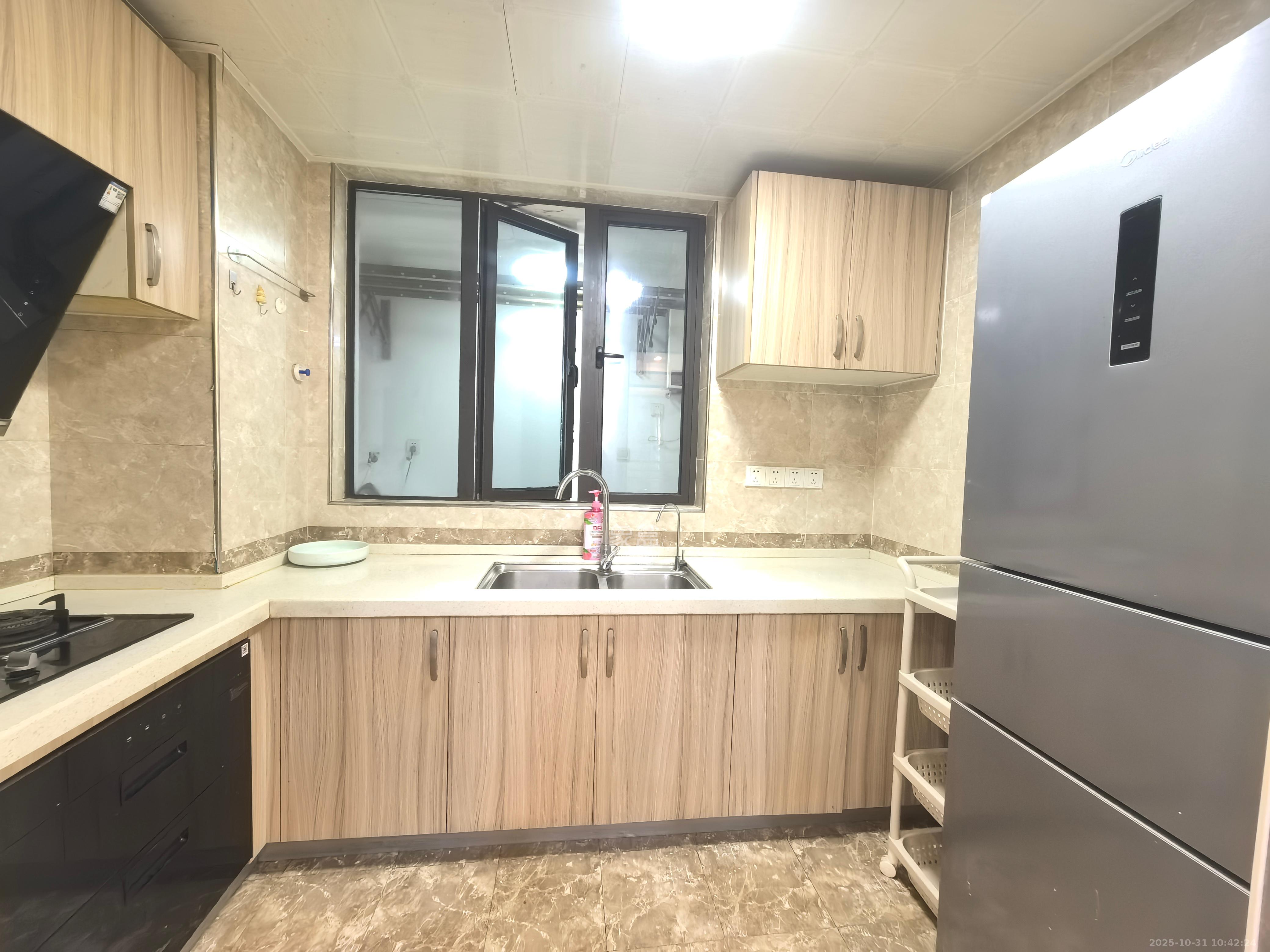 光明E城 2室2厅1卫 2400.0元/月 光明E城 2室2厅1卫 2400.0元/月室内图