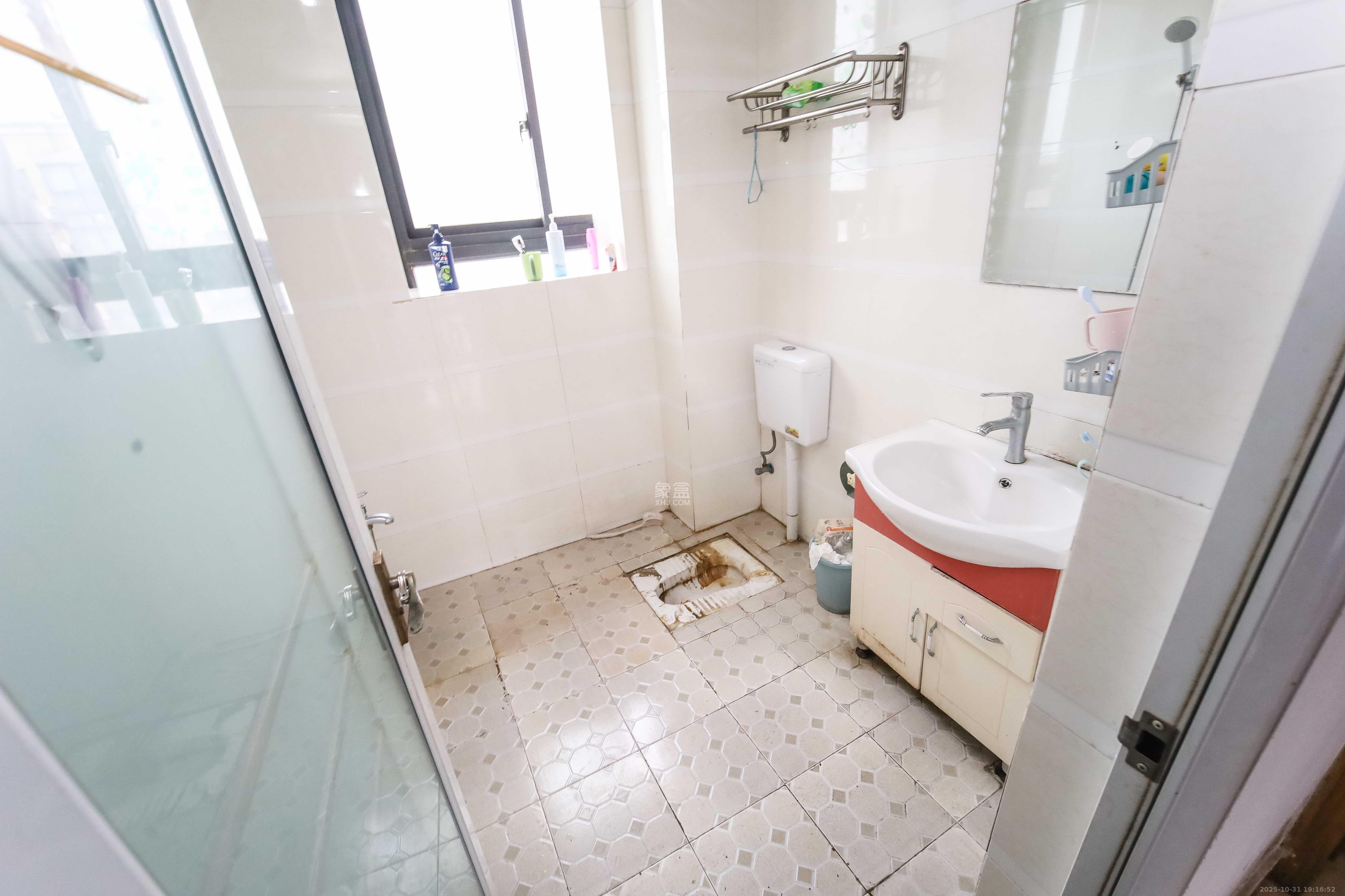 锦湘国际星城三期（锦绣苑）  3室2厅1卫    78.0万卫生间