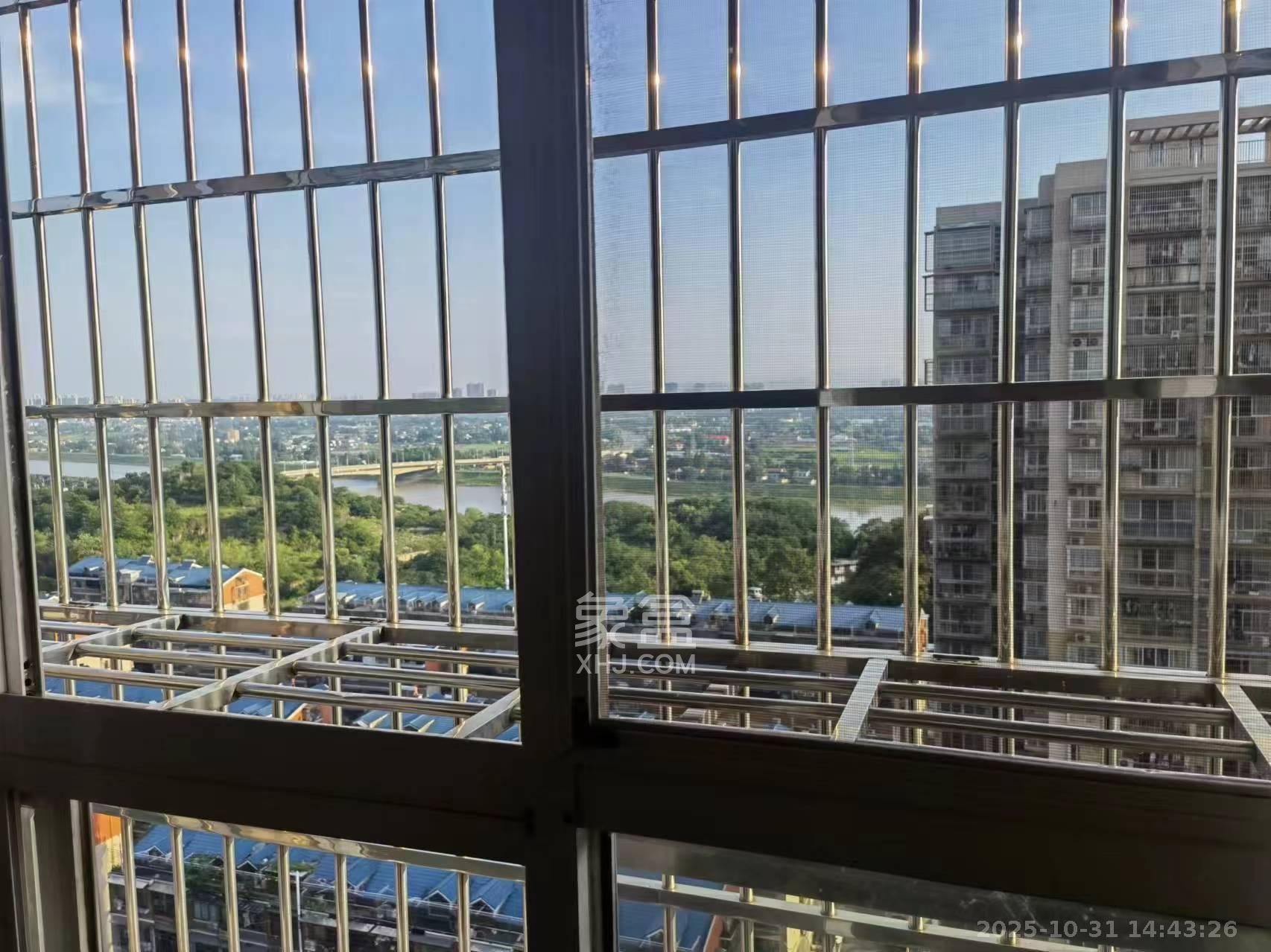 益安公寓  4室2厅3卫    2400.0元/月 益安公寓  4室2厅3卫    2400.0元/月室内图