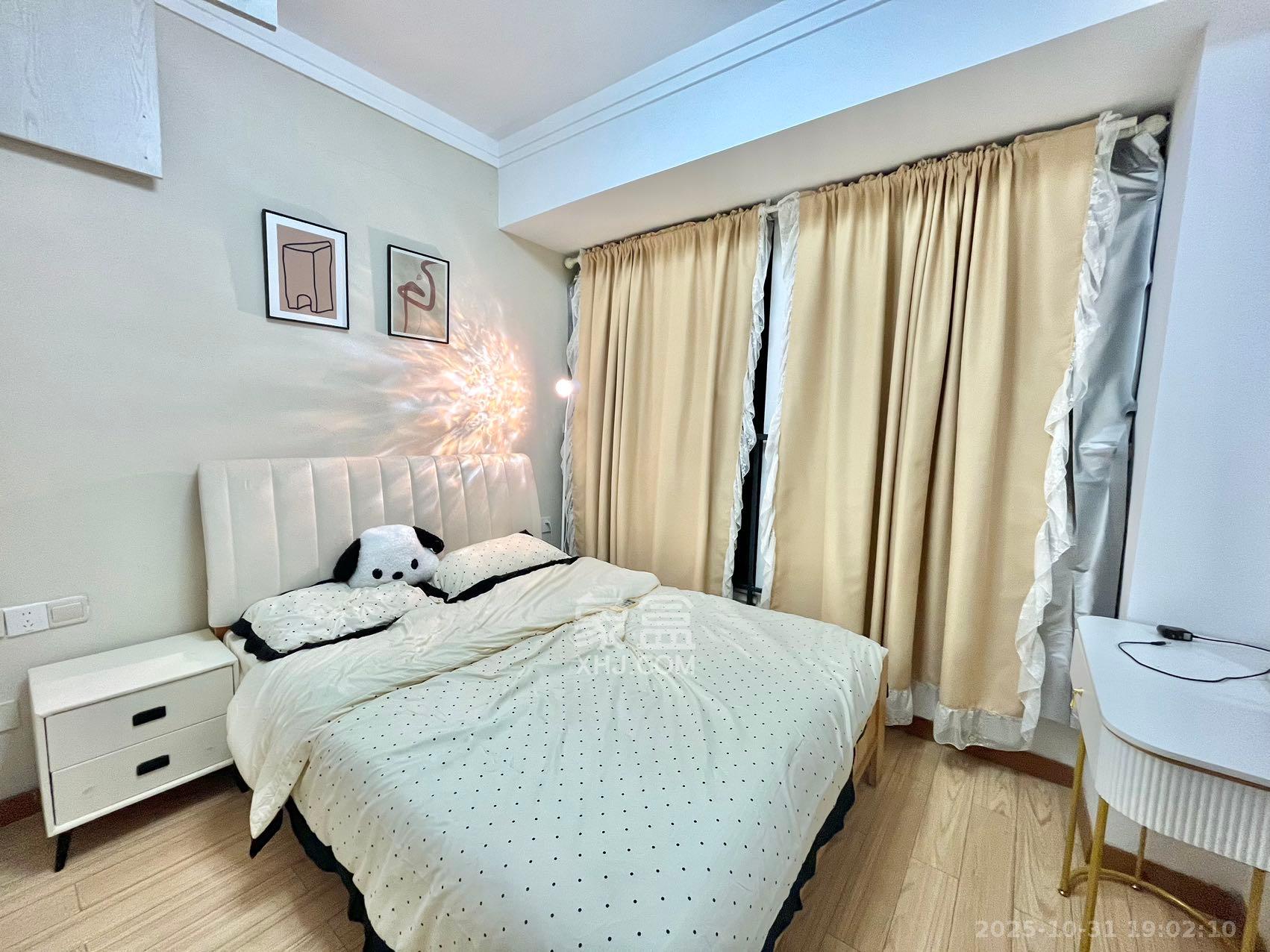 藏珑湖上国际花园  1室1厅1卫    2250.0元/月室内图