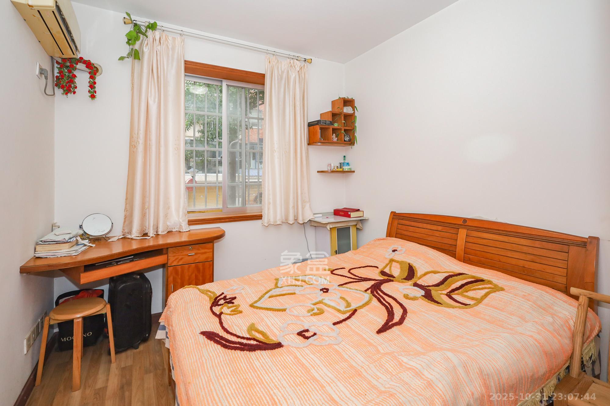 西江庭院(盐业集团宿舍)  2室2厅1卫    80.0万 西江庭院(盐业集团宿舍)  2室2厅1卫    80.0万卧室