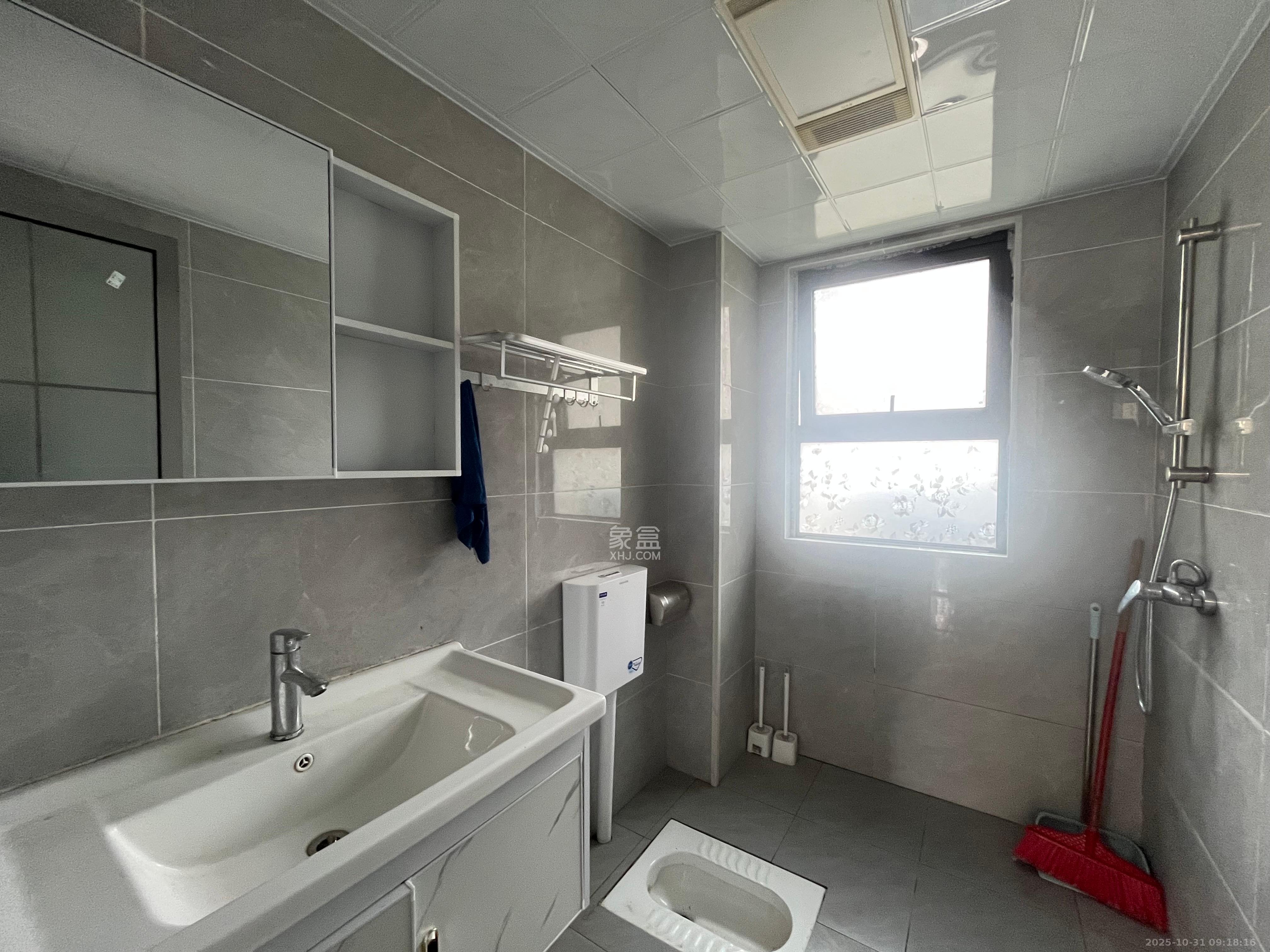 明发阅江悦府  3室2厅2卫    2300.0元/月室内图