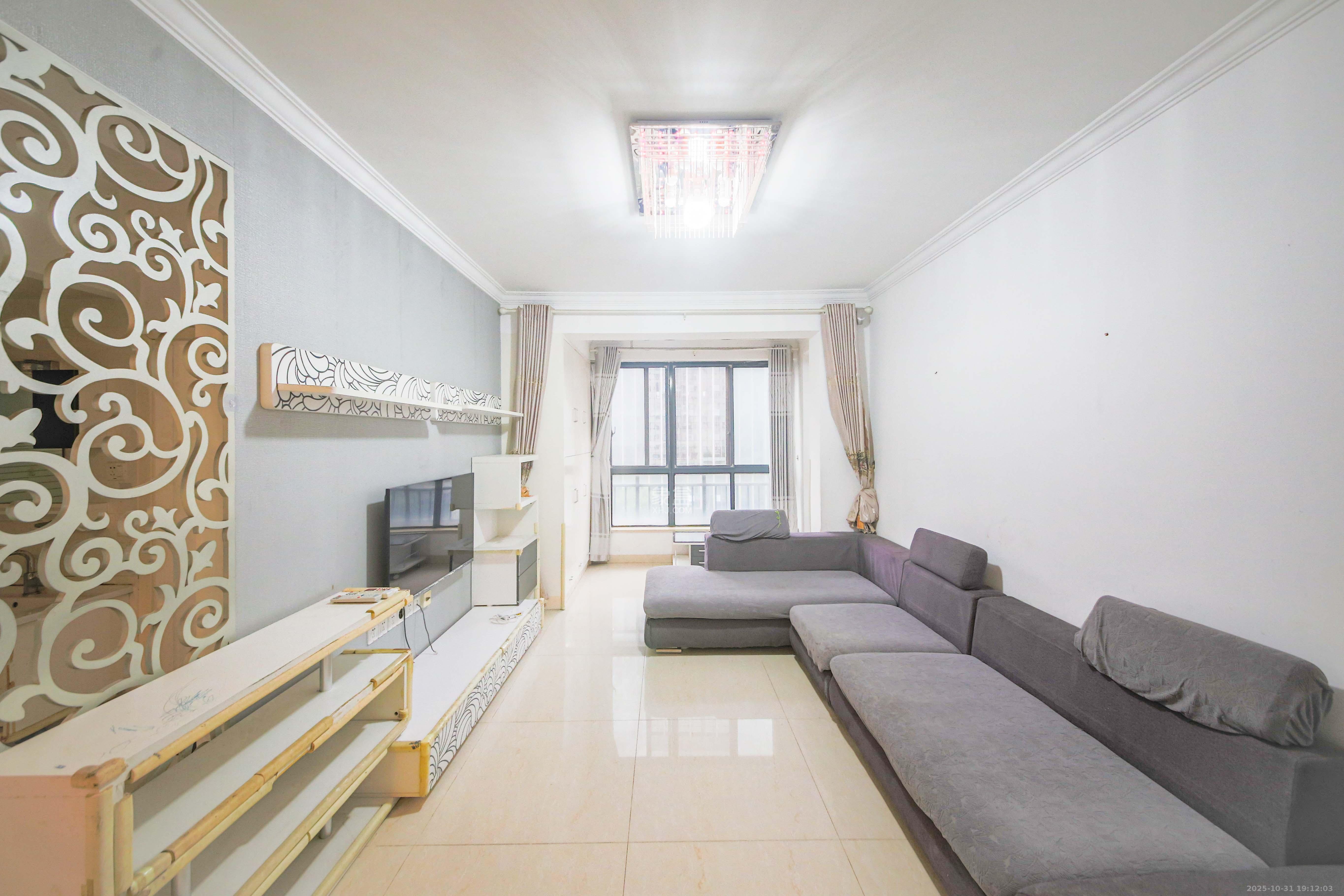 青园 2室2厅1卫 82.0万 青园 2室2厅1卫 82.0万客厅