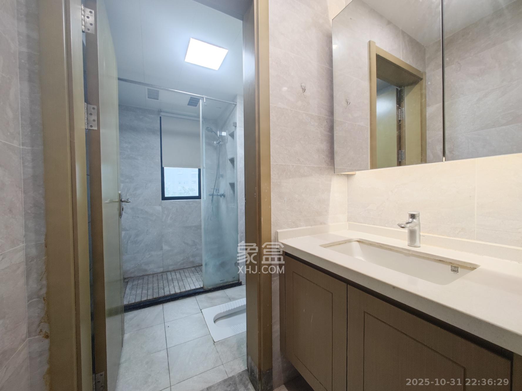 中建璟和城  4室2厅2卫    110.0万 中建璟和城  4室2厅2卫    110.0万卫生间