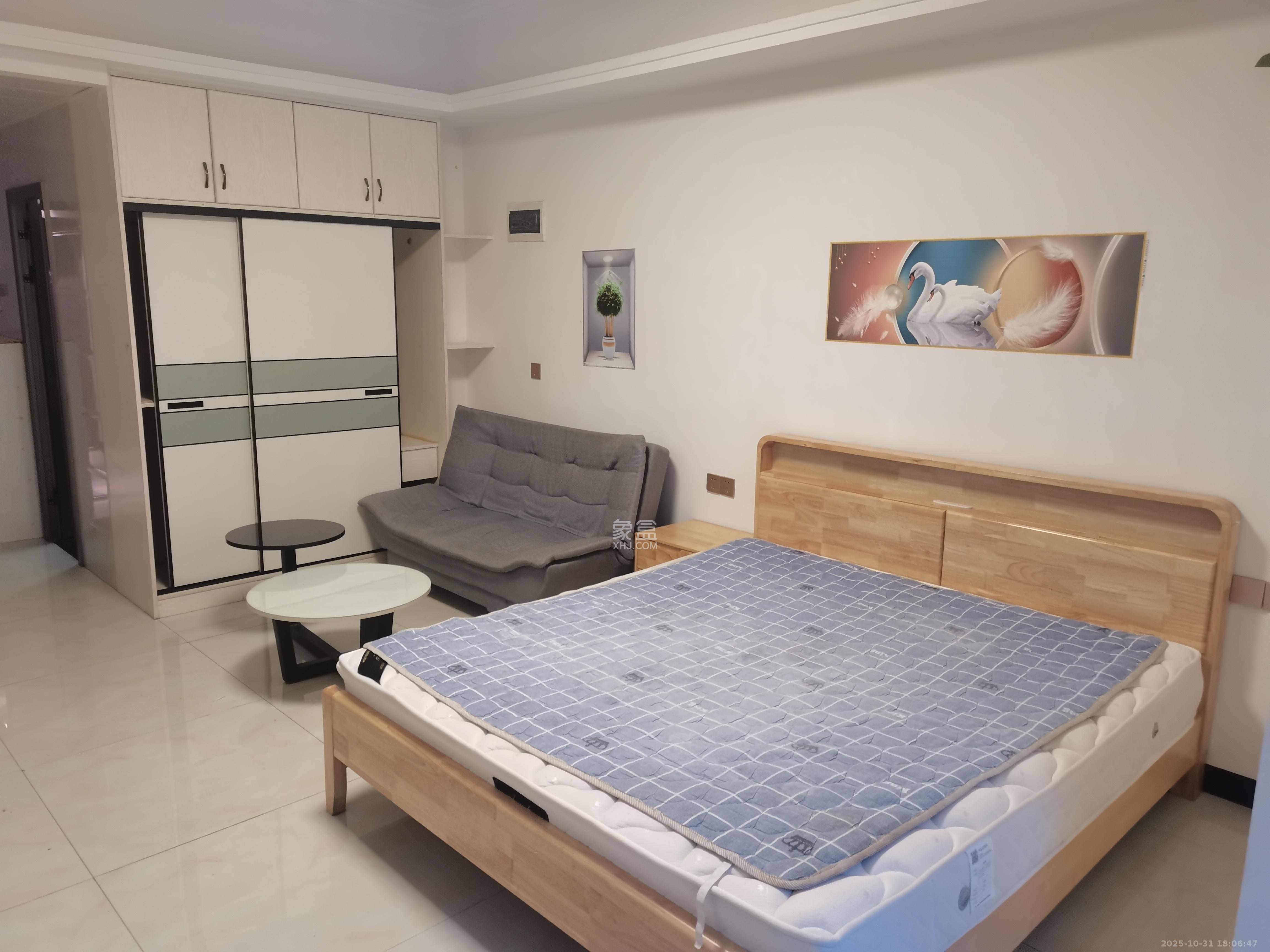 新世界广场  1室0厅1卫    1399.0元/月